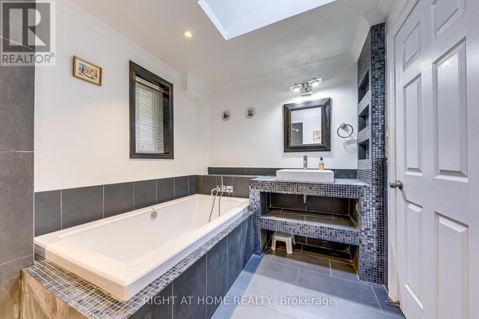 426 Lees Lane, Oakville, Ontario  L6L 4S7 - Photo 26 - W12568840