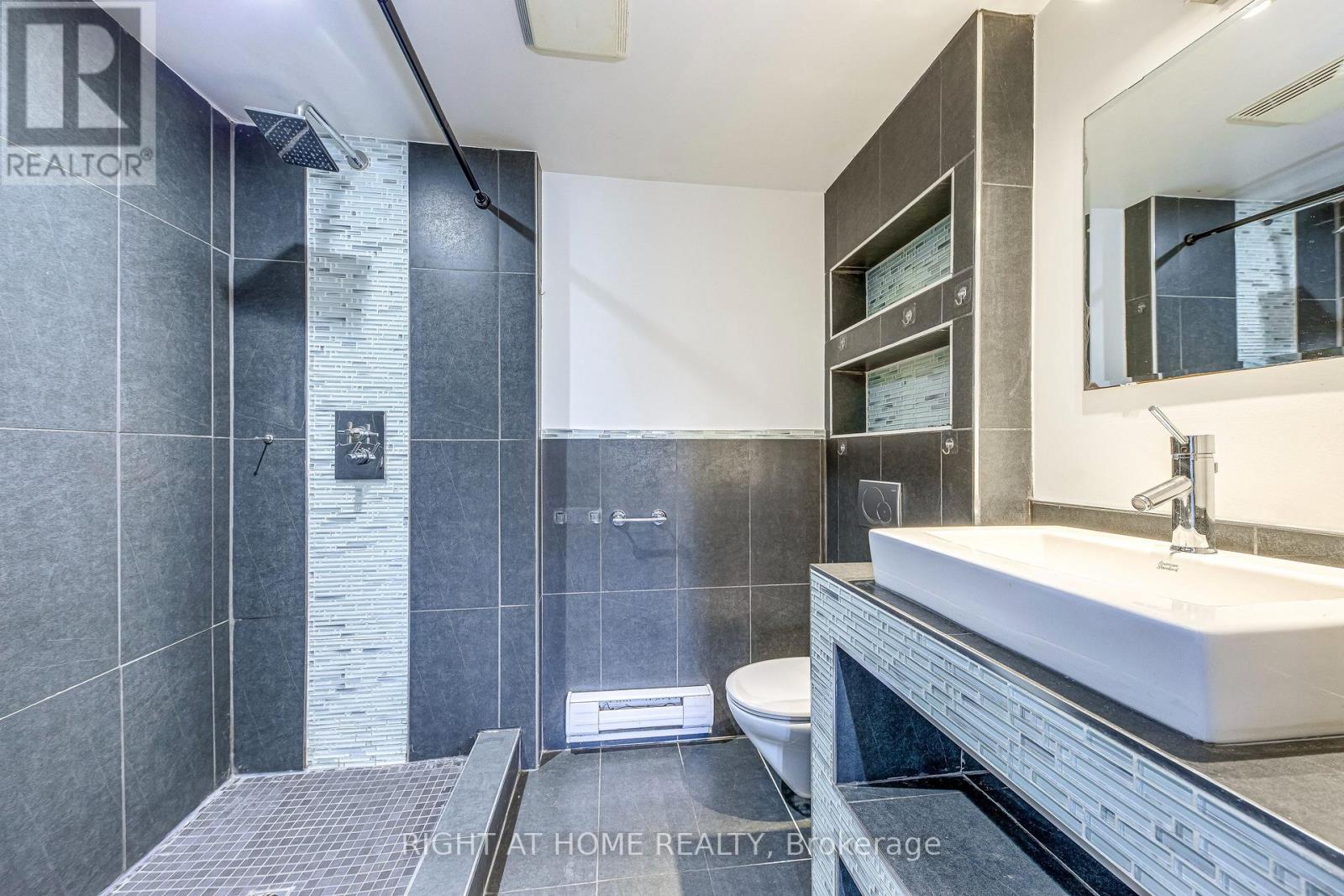 426 Lees Lane, Oakville, Ontario  L6L 4S7 - Photo 32 - W12568840