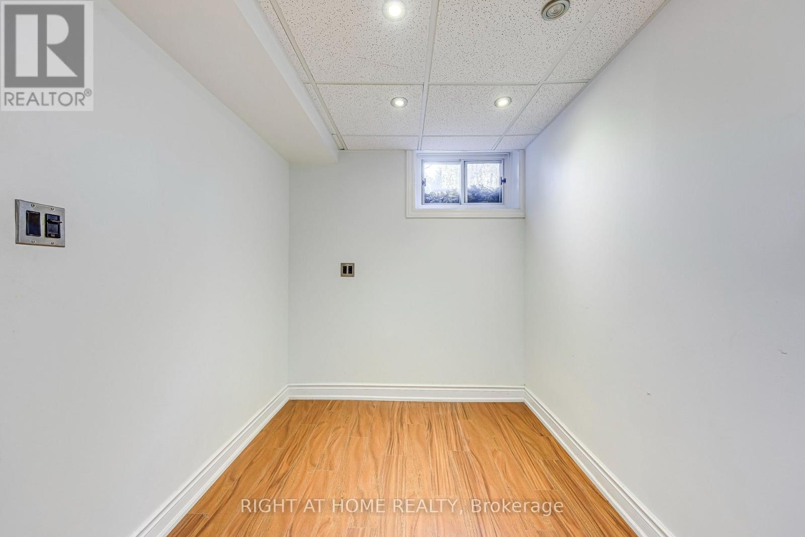 426 Lees Lane, Oakville, Ontario  L6L 4S7 - Photo 36 - W12568840