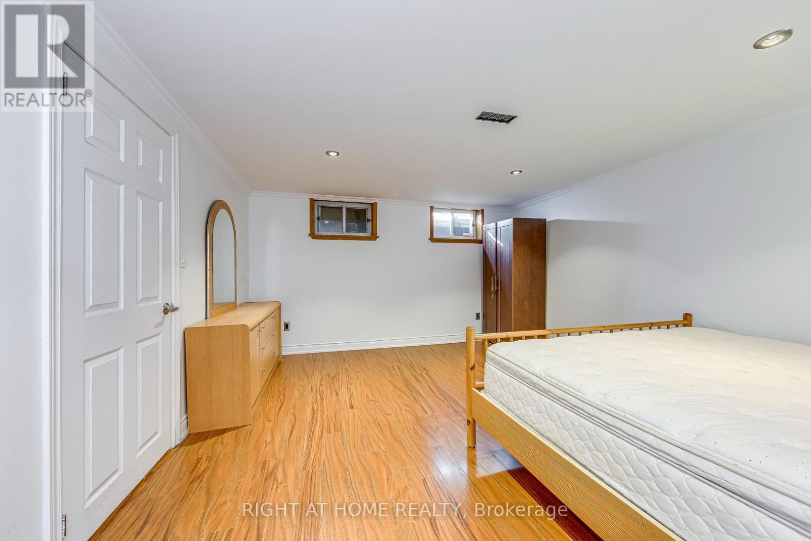 426 Lees Lane, Oakville, Ontario  L6L 4S7 - Photo 40 - W12568840