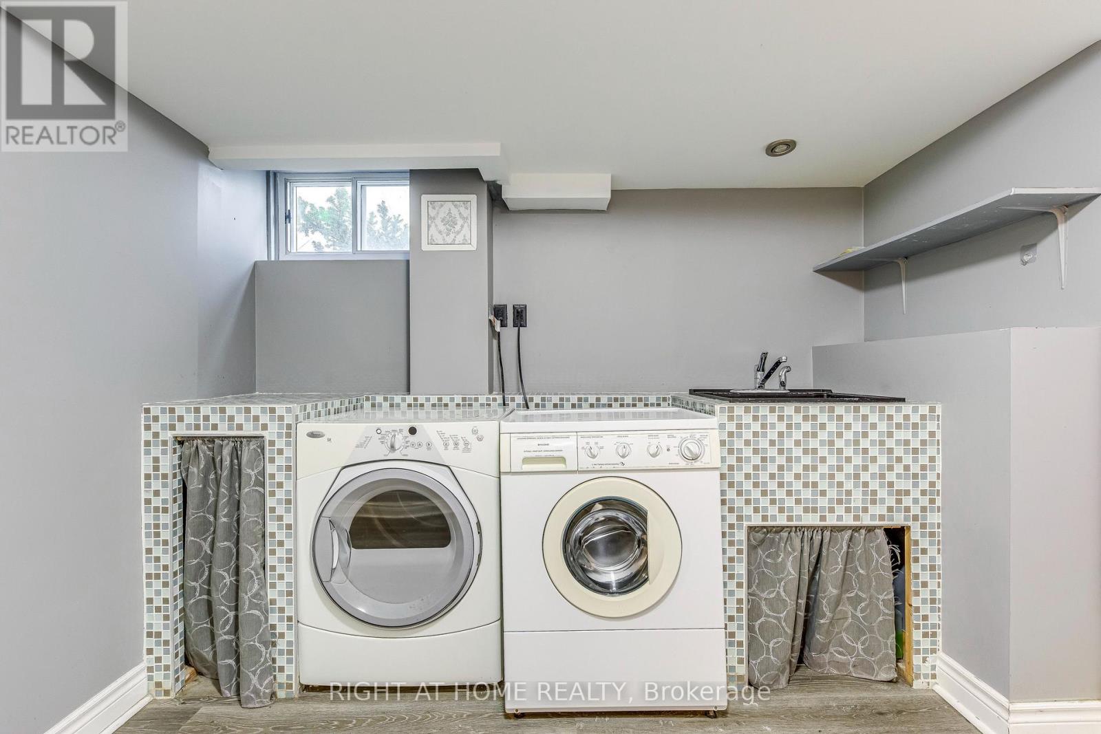 426 Lees Lane, Oakville, Ontario  L6L 4S7 - Photo 43 - W12568840