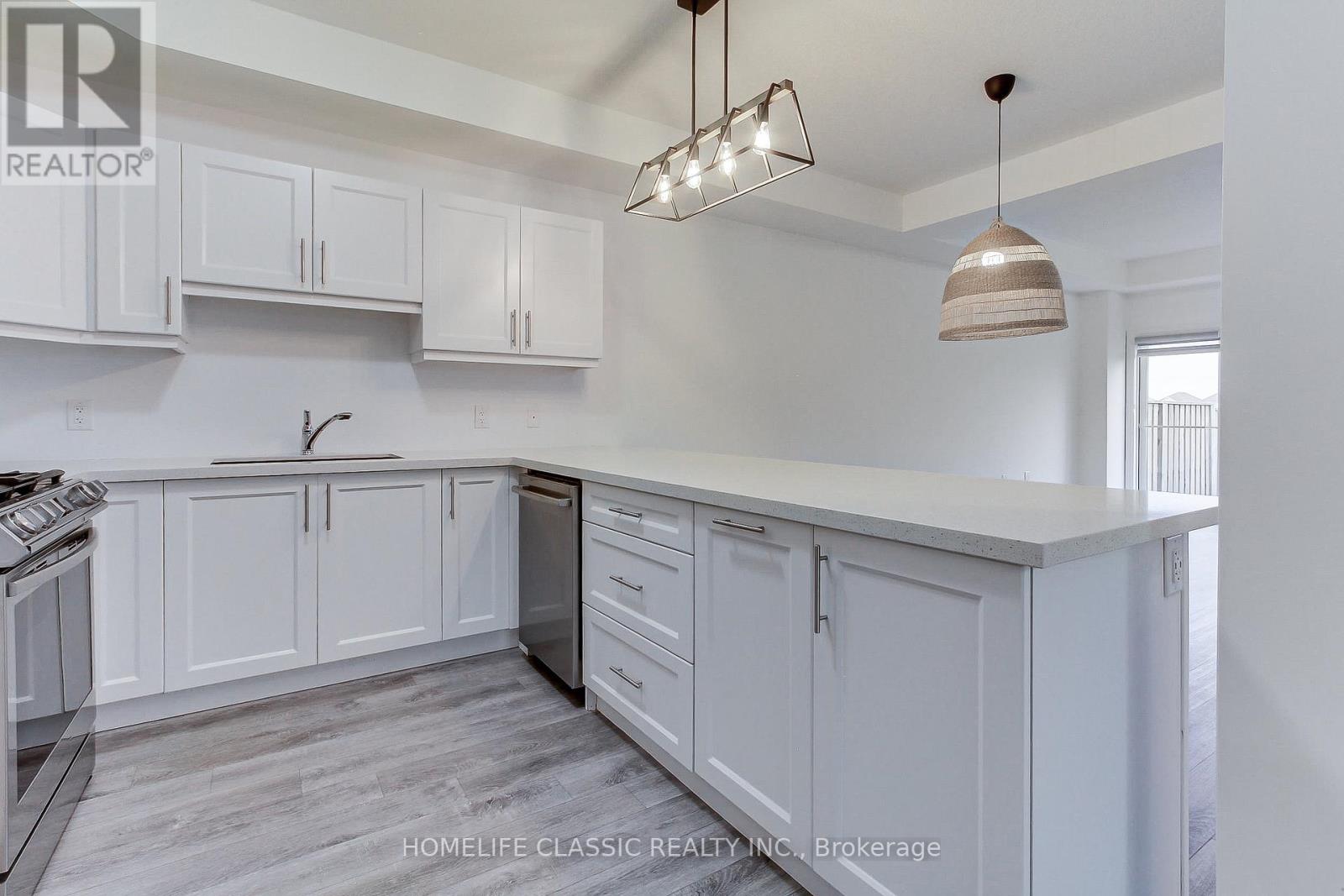 14 - 14 Laguna Village Crescent, Hamilton, Ontario  L8E 3M8 - Photo 13 - X12568860