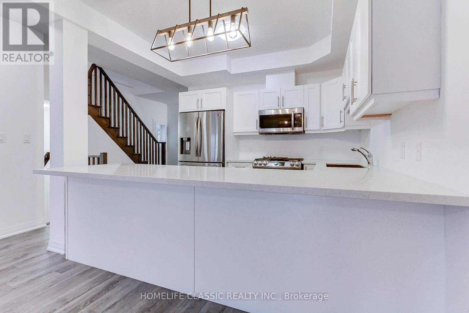 14 - 14 Laguna Village Crescent, Hamilton, Ontario  L8E 3M8 - Photo 8 - X12568860