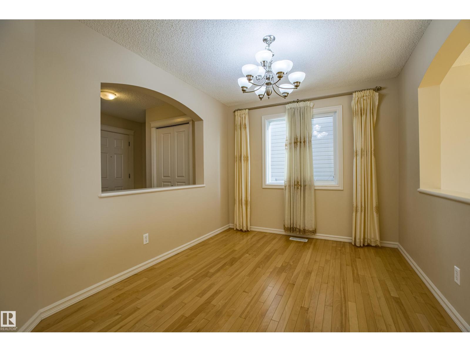 1253 Latta Cr Nw, Edmonton, Alberta  T6R 3P6 - Photo 7 - E4466375