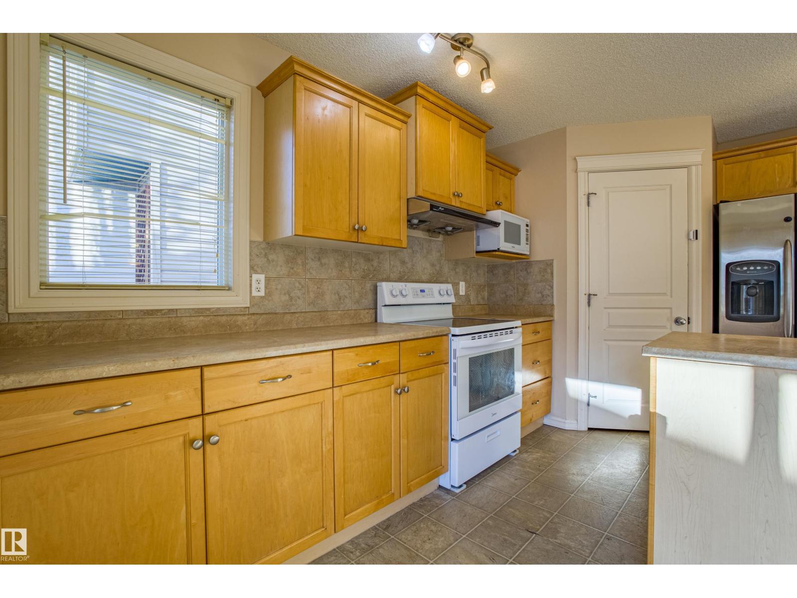 1253 Latta Cr Nw, Edmonton, Alberta  T6R 3P6 - Photo 13 - E4466375