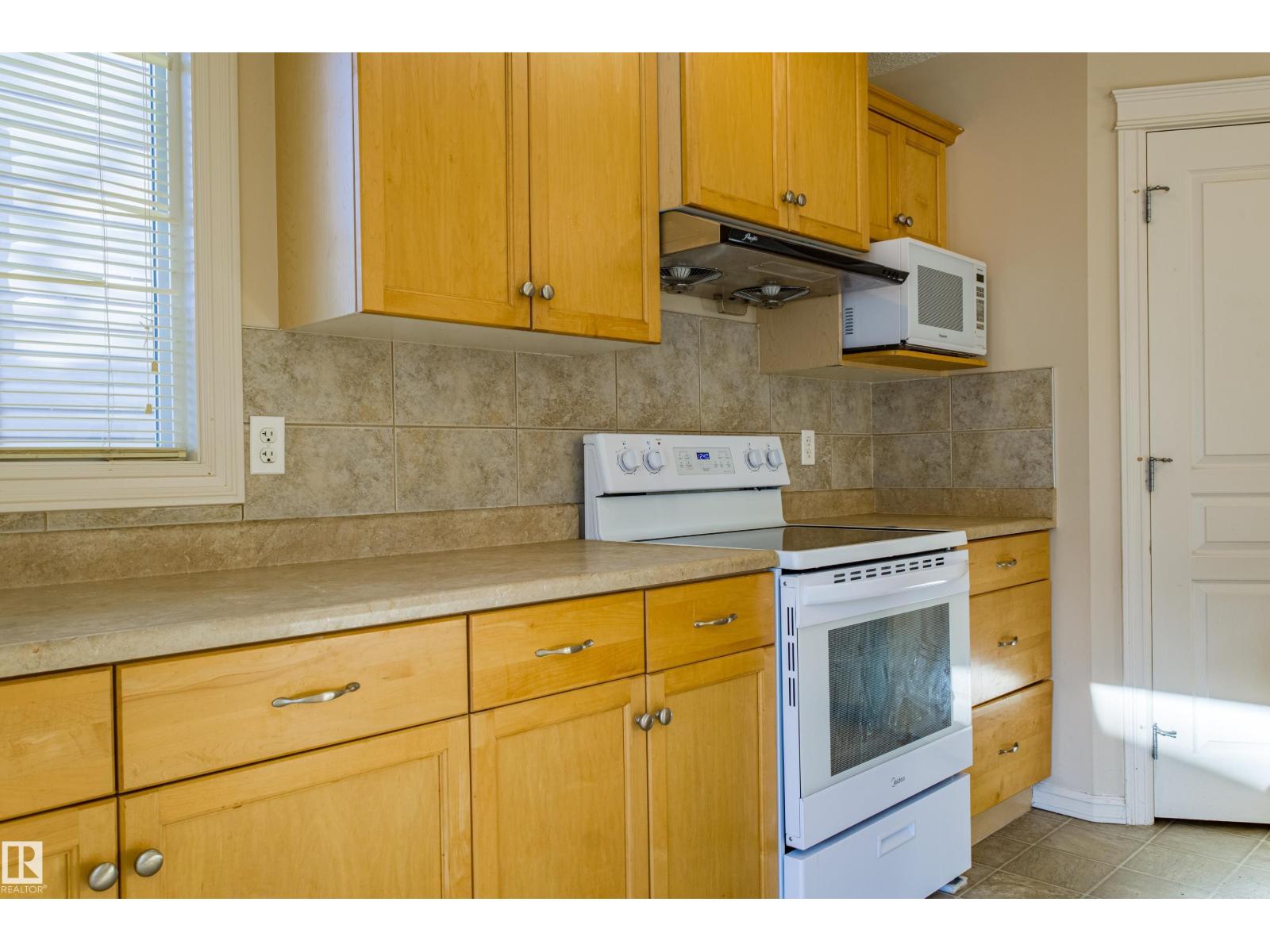 1253 Latta Cr Nw, Edmonton, Alberta  T6R 3P6 - Photo 14 - E4466375