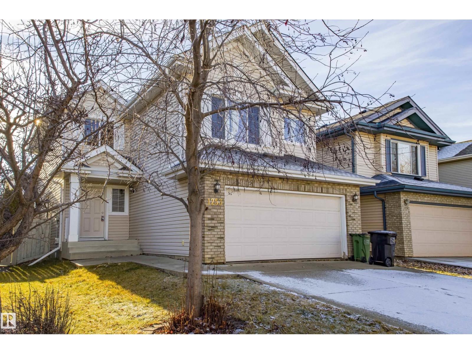 1253 Latta Cr Nw, Edmonton, Alberta  T6R 3P6 - Photo 3 - E4466375