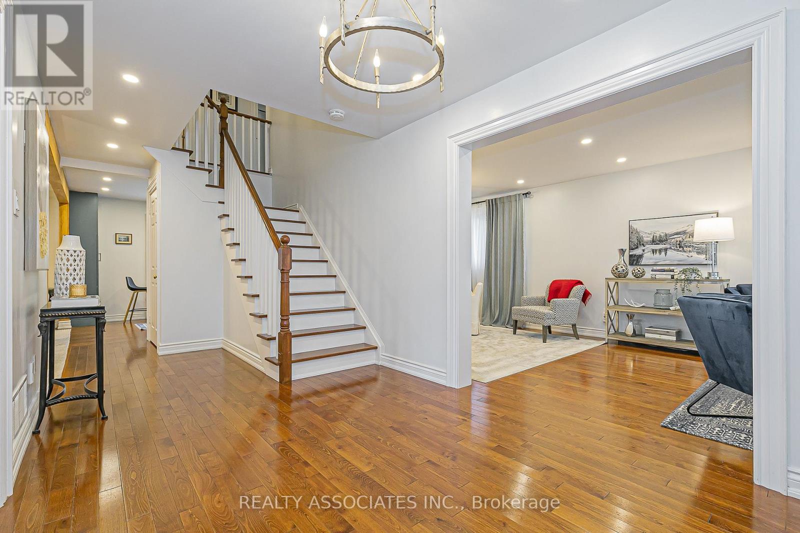 81 Derby Court, Newmarket, Ontario  L3Y 5Z8 - Photo 11 - N12559172