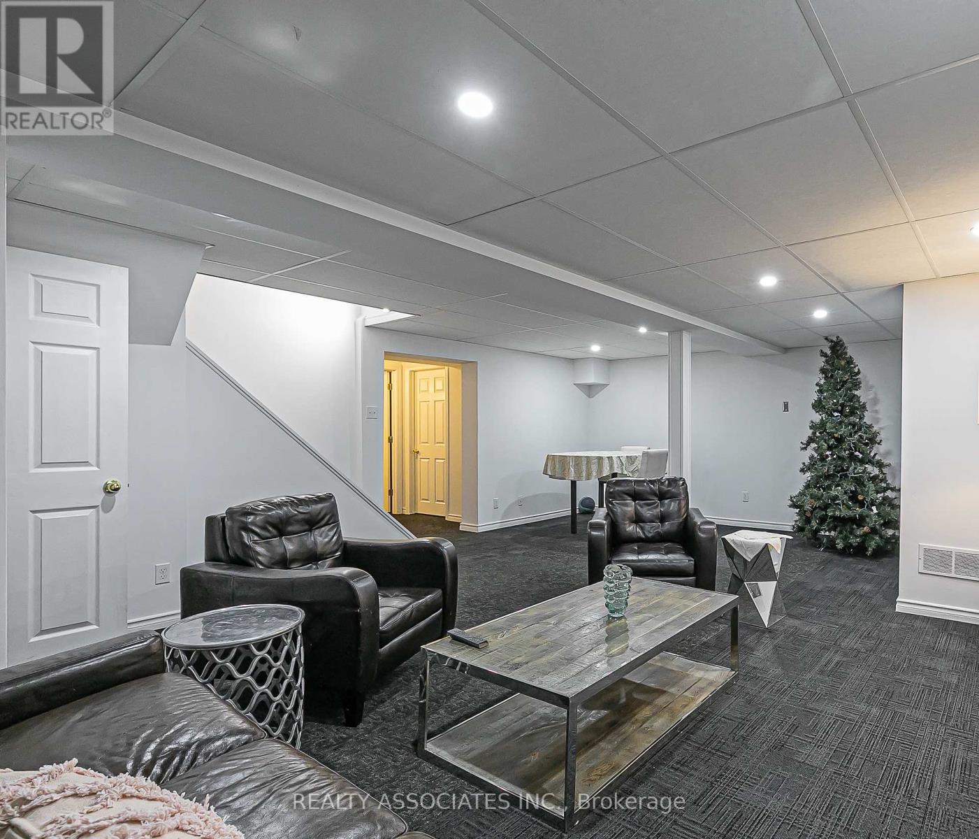 81 Derby Court, Newmarket, Ontario  L3Y 5Z8 - Photo 39 - N12559172