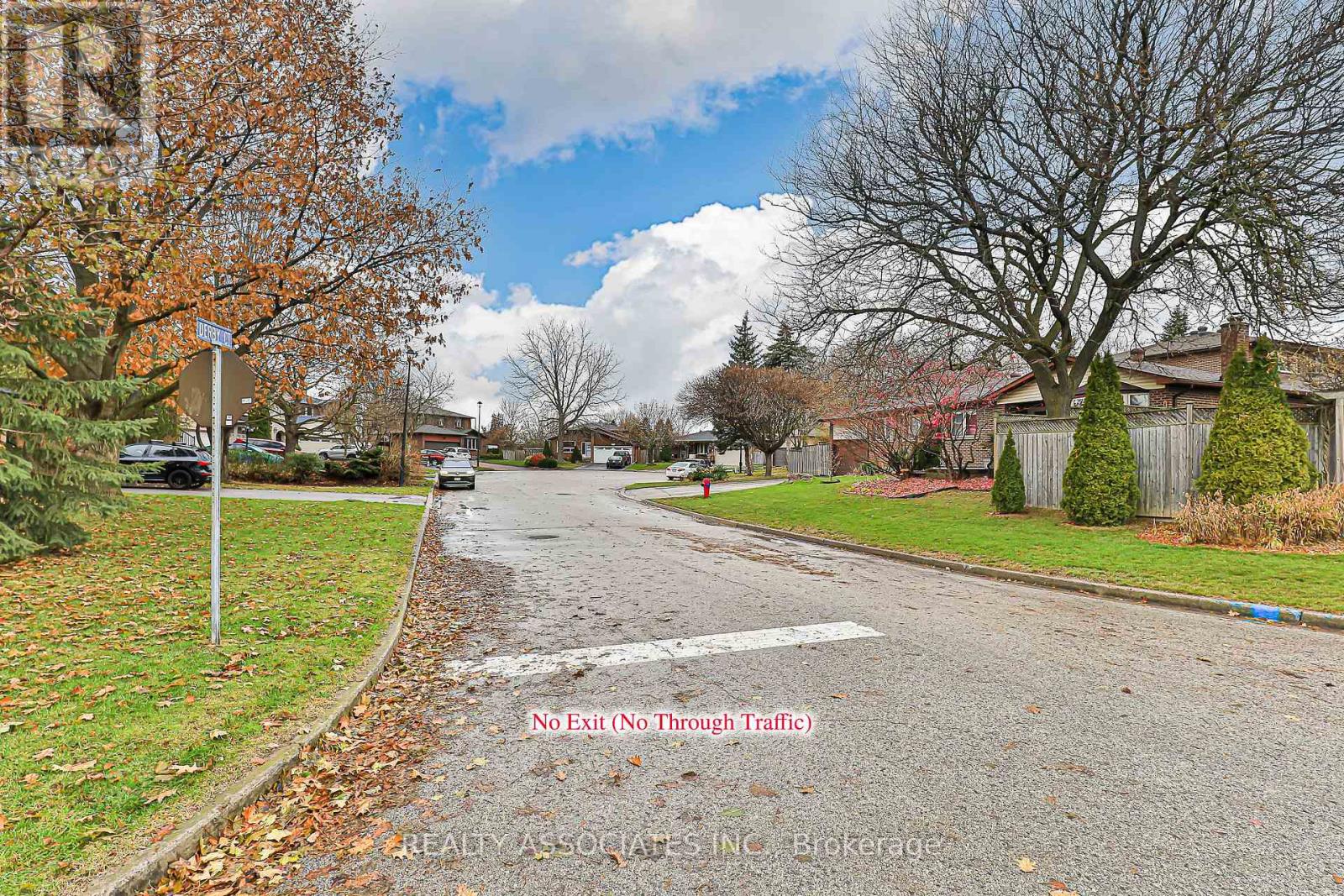 81 Derby Court, Newmarket, Ontario  L3Y 5Z8 - Photo 5 - N12559172