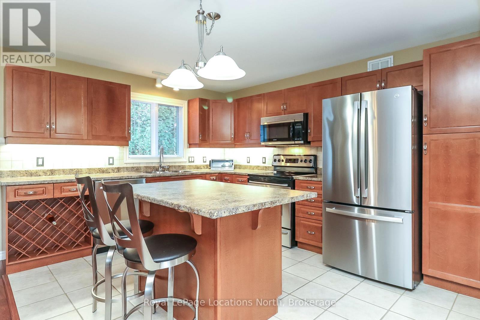 24 Kentucky Avenue, Wasaga Beach, Ontario  L9Z 3A8 - Photo 14 - S12568888