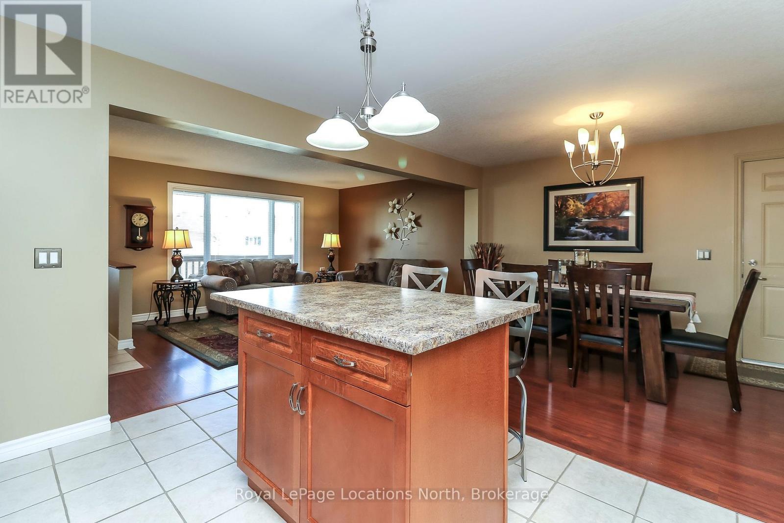 24 Kentucky Avenue, Wasaga Beach, Ontario  L9Z 3A8 - Photo 16 - S12568888