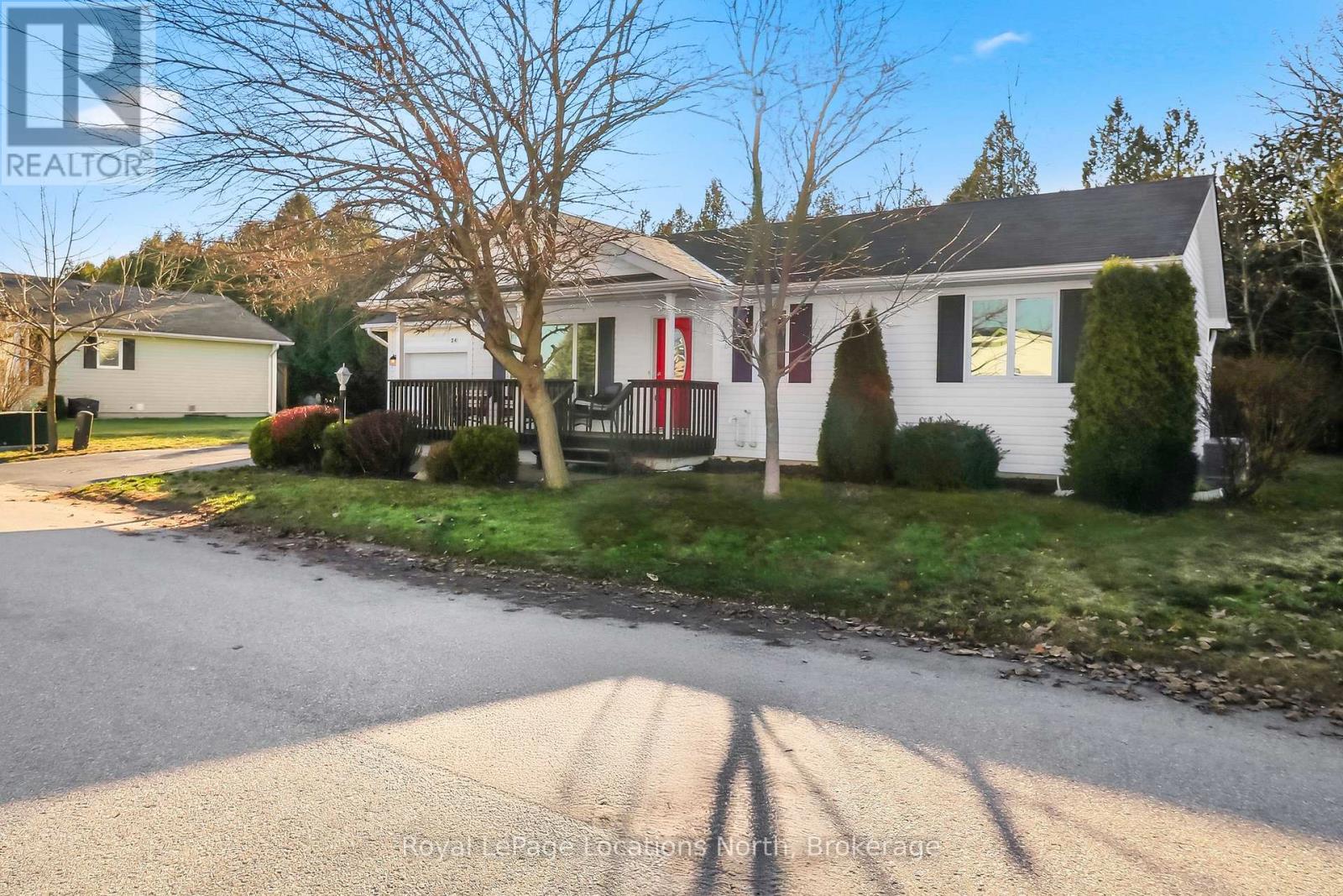 24 Kentucky Avenue, Wasaga Beach, Ontario  L9Z 3A8 - Photo 2 - S12568888