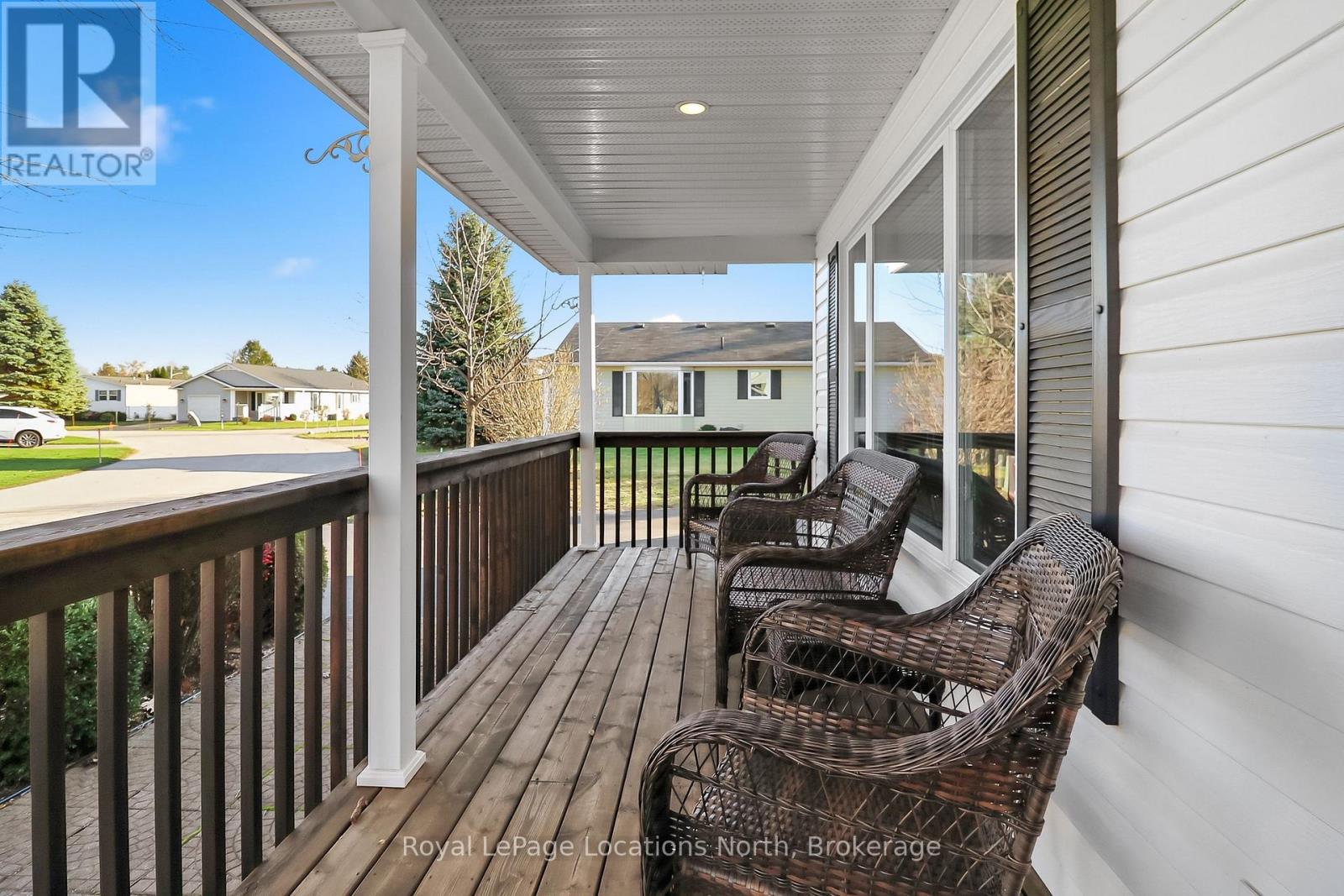 24 Kentucky Avenue, Wasaga Beach, Ontario  L9Z 3A8 - Photo 4 - S12568888