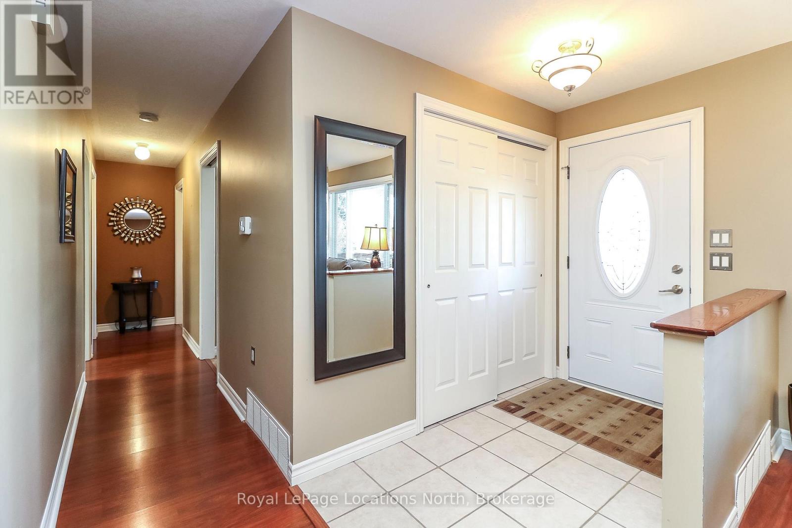 24 Kentucky Avenue, Wasaga Beach, Ontario  L9Z 3A8 - Photo 5 - S12568888