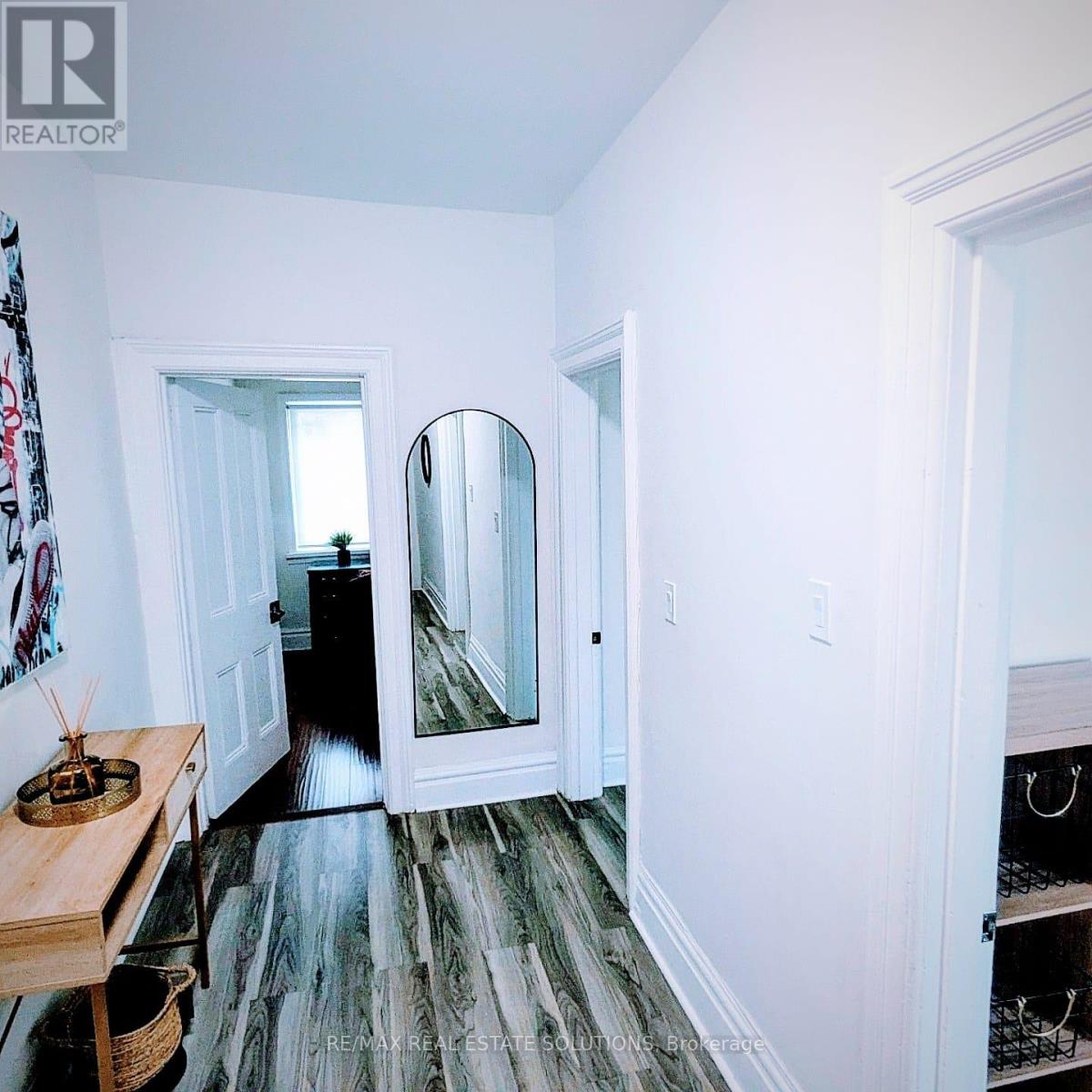 206 Bathurst Street, Toronto, Ontario  M5T 2R9 - Photo 14 - C12567938