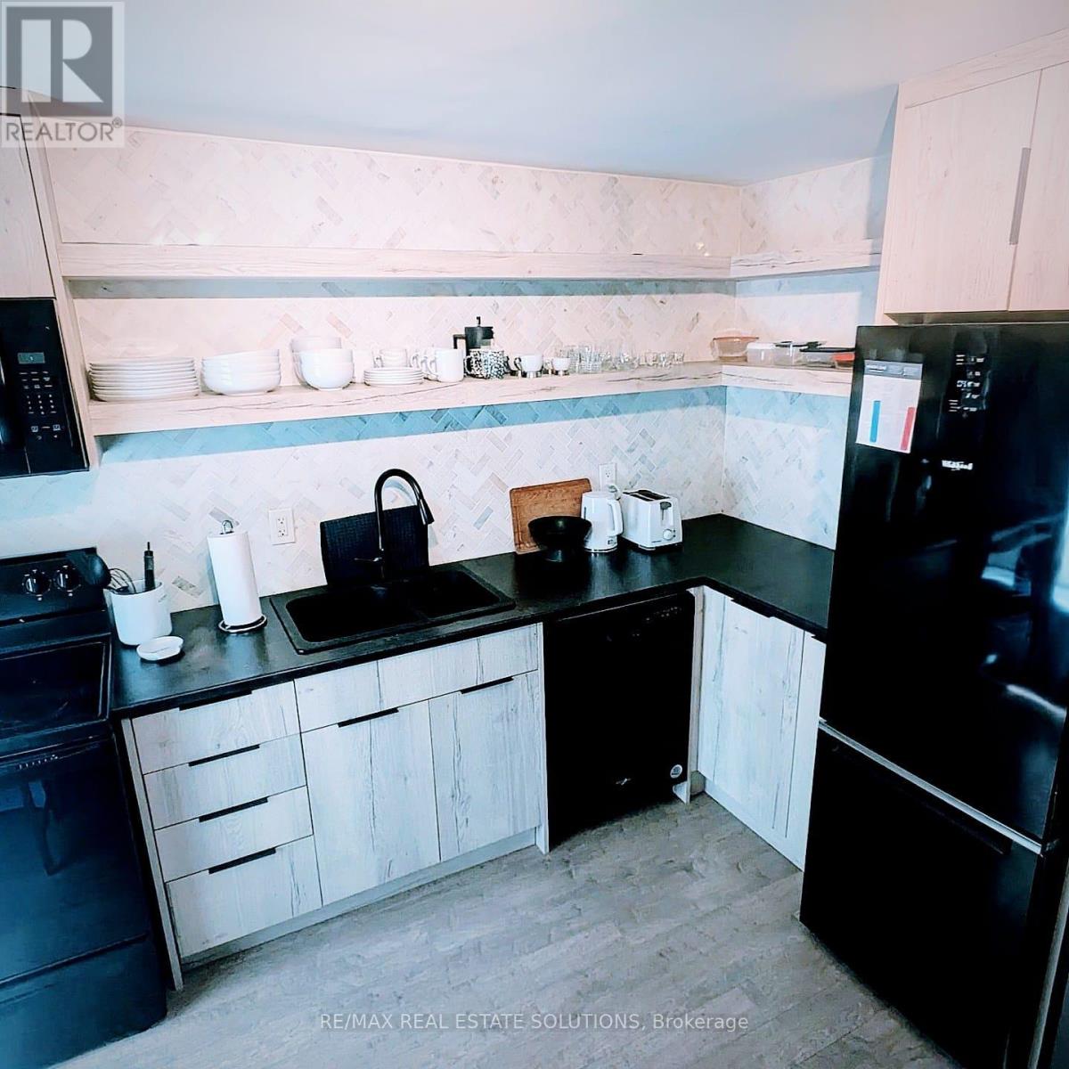 206 Bathurst Street, Toronto, Ontario  M5T 2R9 - Photo 19 - C12567938