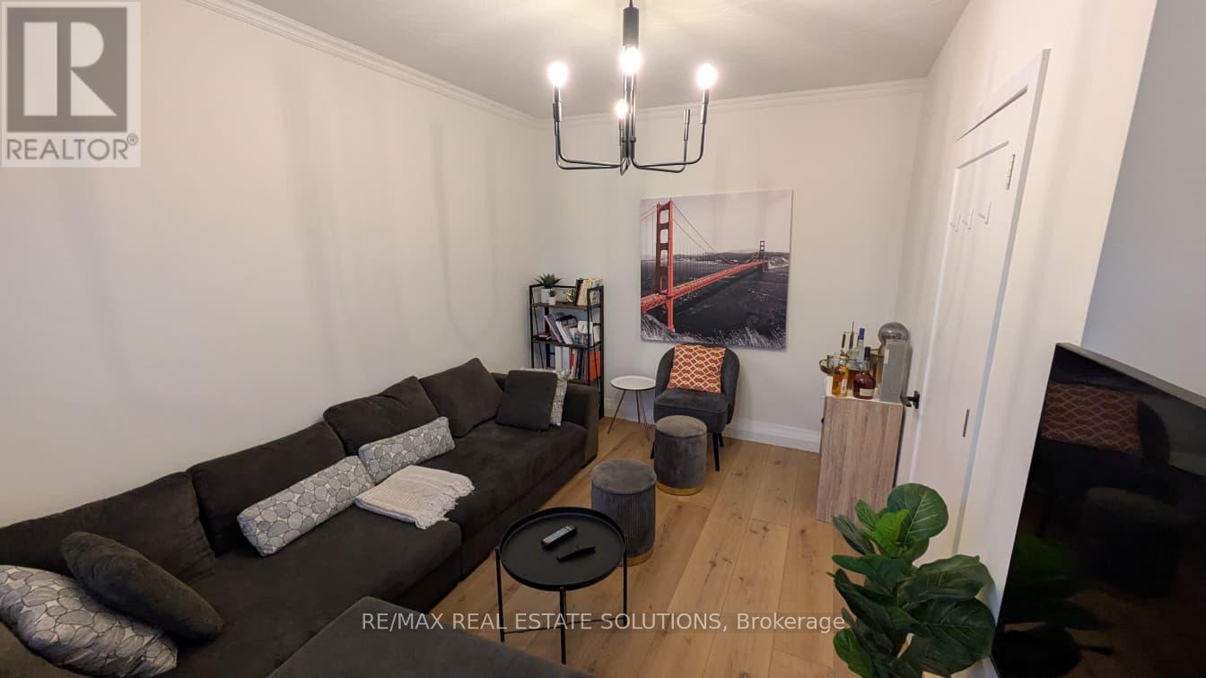 206 Bathurst Street, Toronto, Ontario  M5T 2R9 - Photo 7 - C12567938