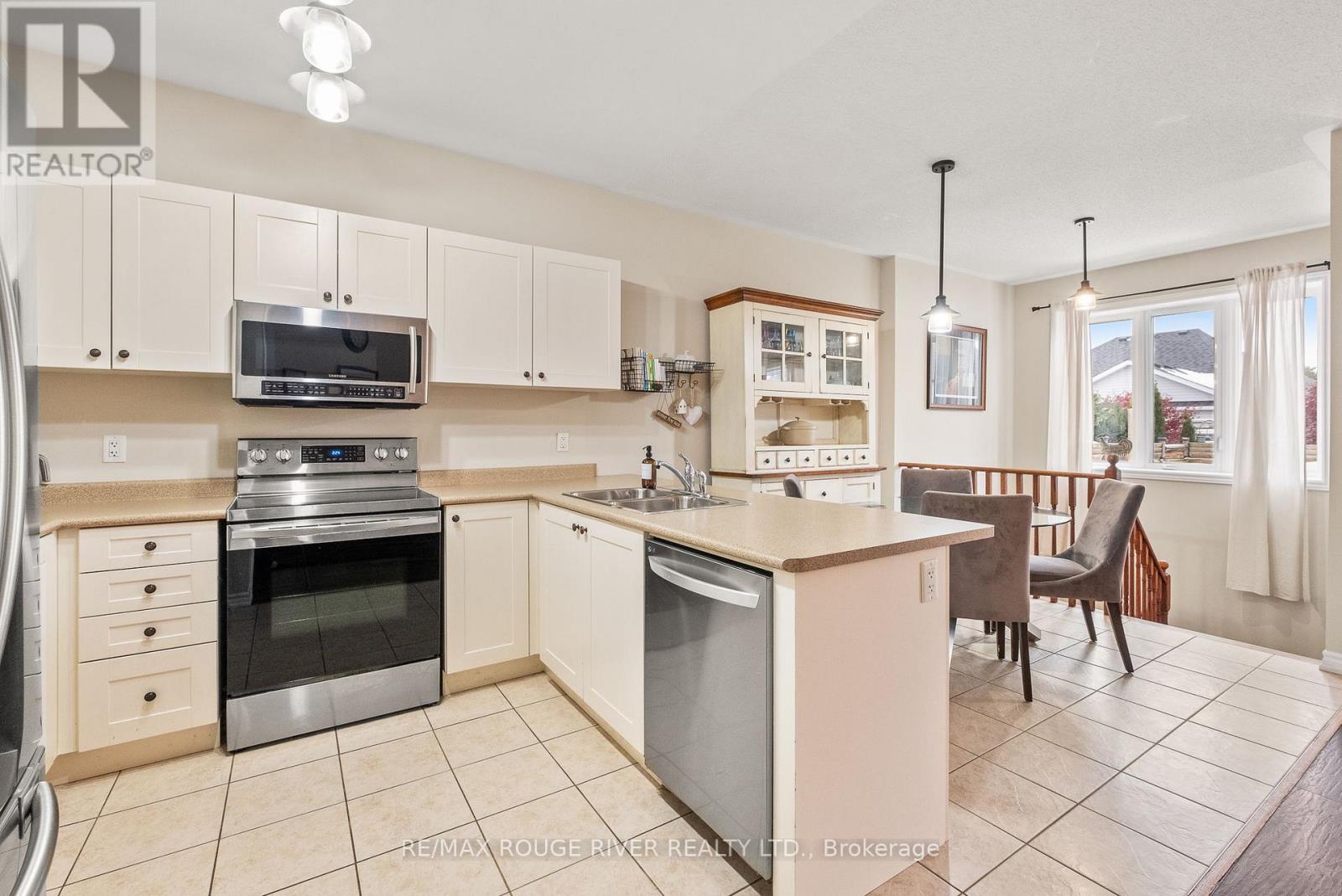 657 Prince Of Wales Drive, Cobourg, Ontario  K9A 0C9 - Photo 10 - X12537196