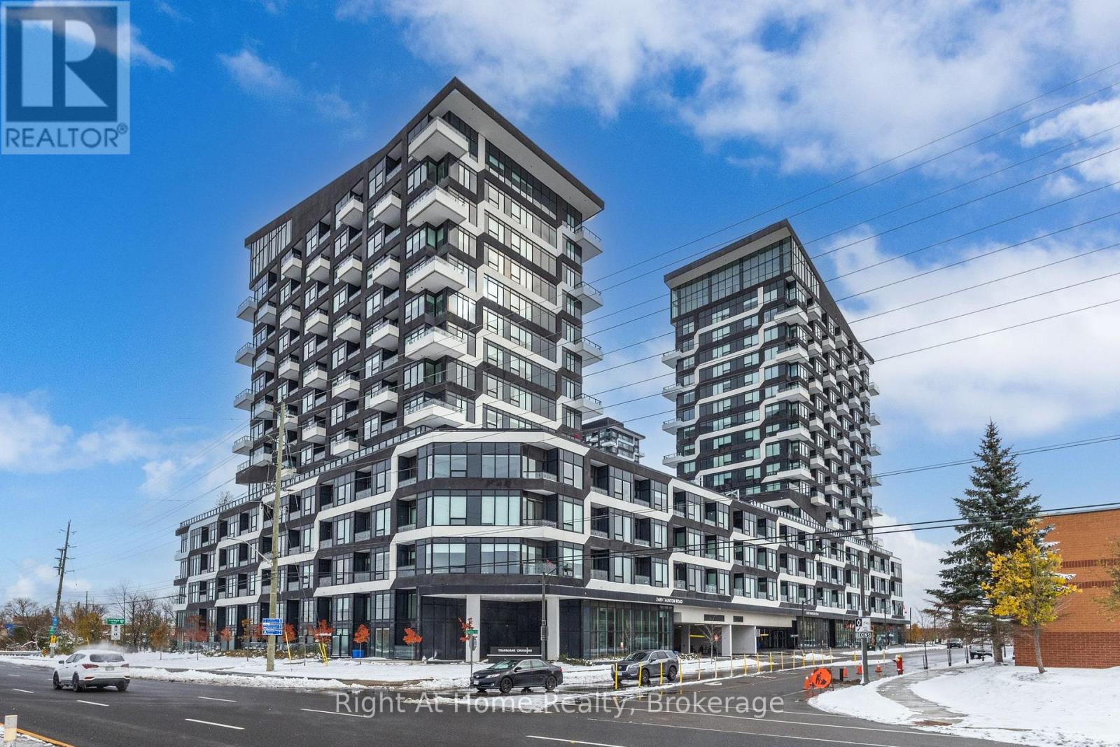 815 - 2489 TAUNTON ROAD, Oakville, Ontario