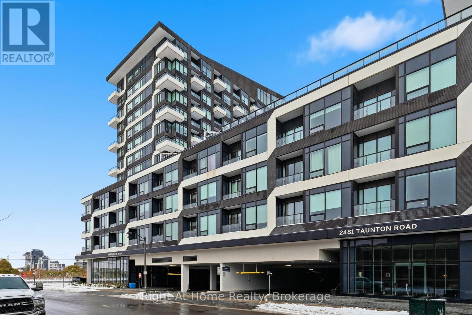 815 - 2489 Taunton Road, Oakville, Ontario  L6H 3R8 - Photo 2 - W12568898