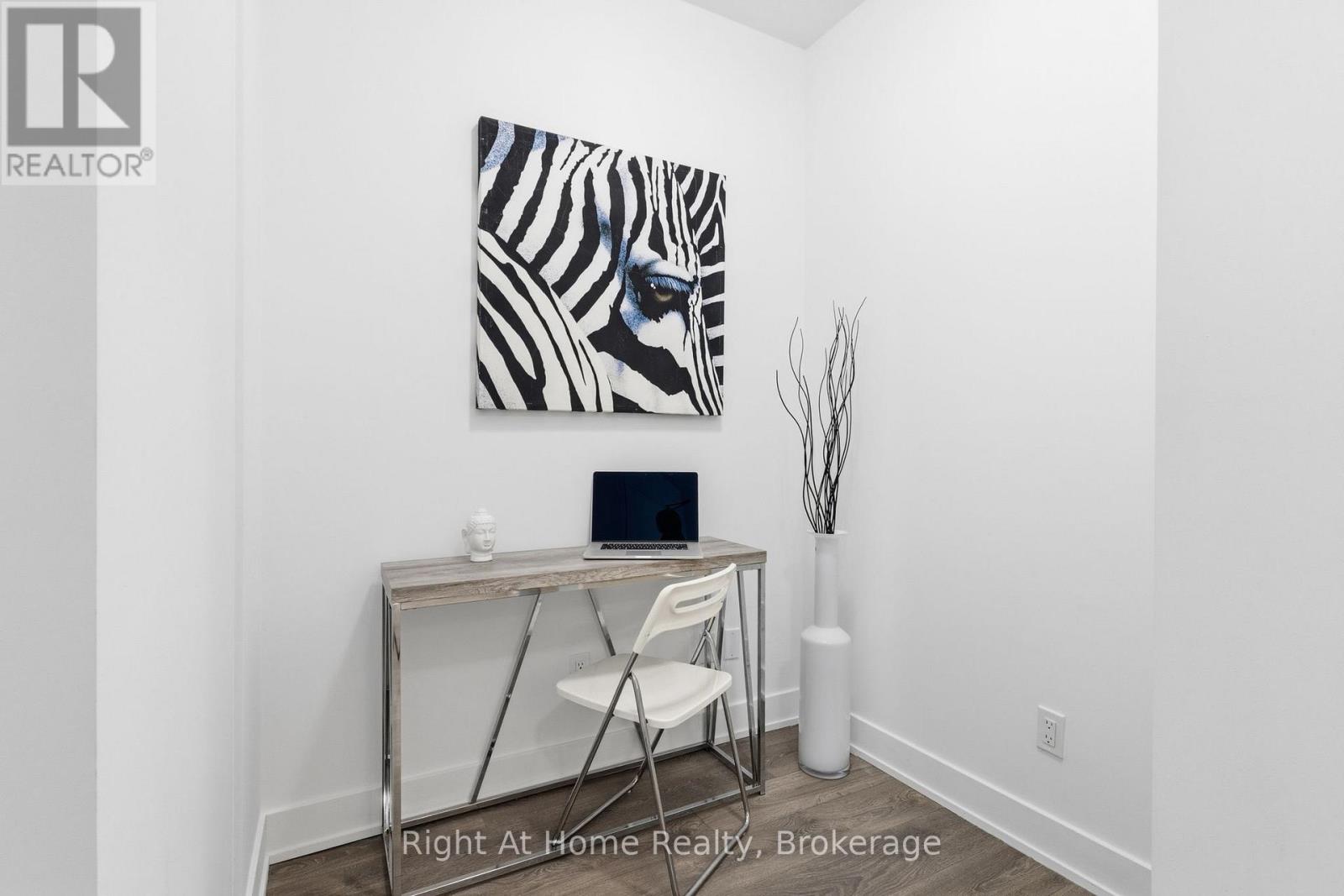 815 - 2489 Taunton Road, Oakville, Ontario  L6H 3R8 - Photo 5 - W12568898