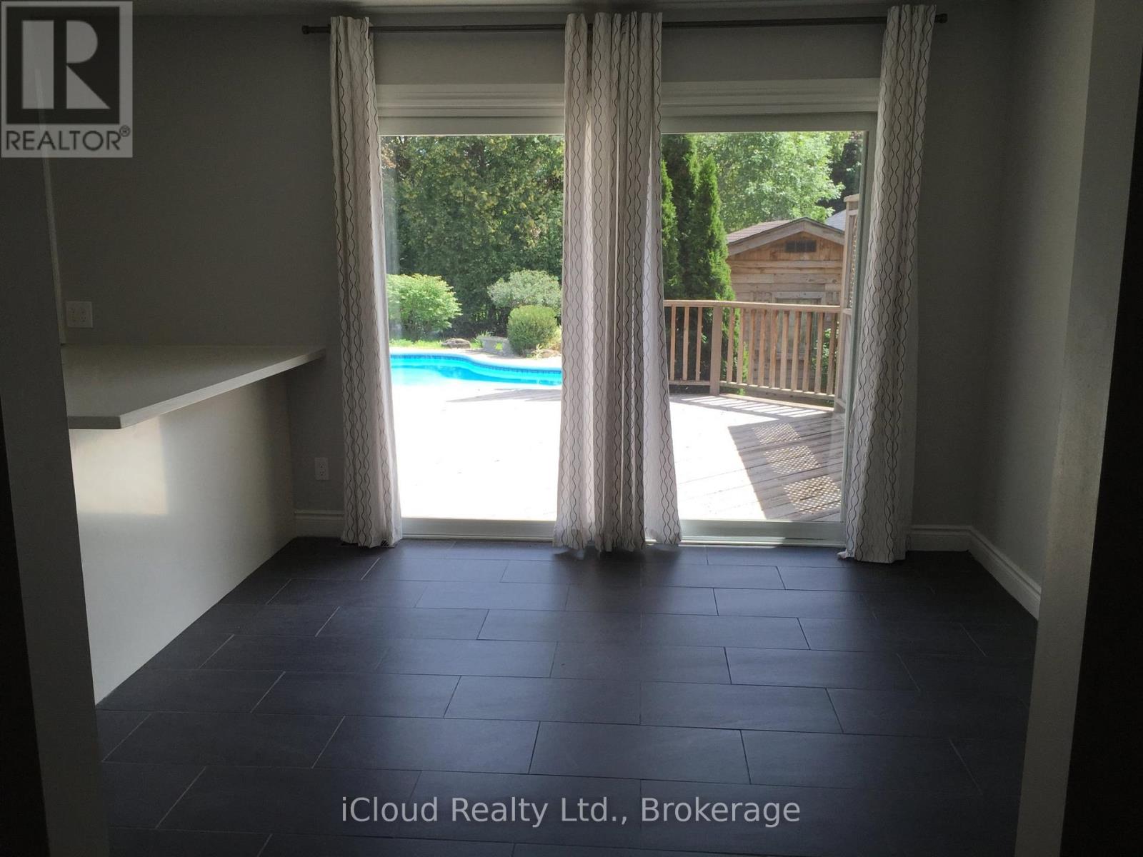 2438 Hixon Street, Oakville, Ontario L6L 1V1 - Photo 8 - W12568088