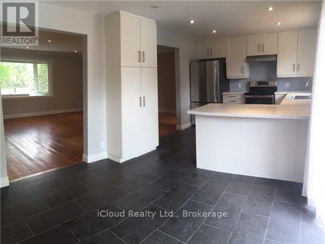 2438 Hixon Street, Oakville, Ontario L6L 1V1 - Photo 9 - W12568088