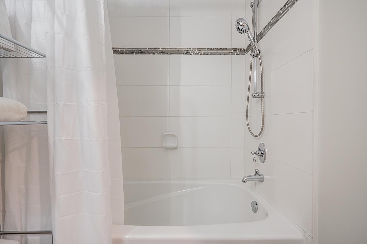 302 15389 Roper Avenue, White Rock, British Columbia  V4B 2S8 - Photo 25 - R3068358