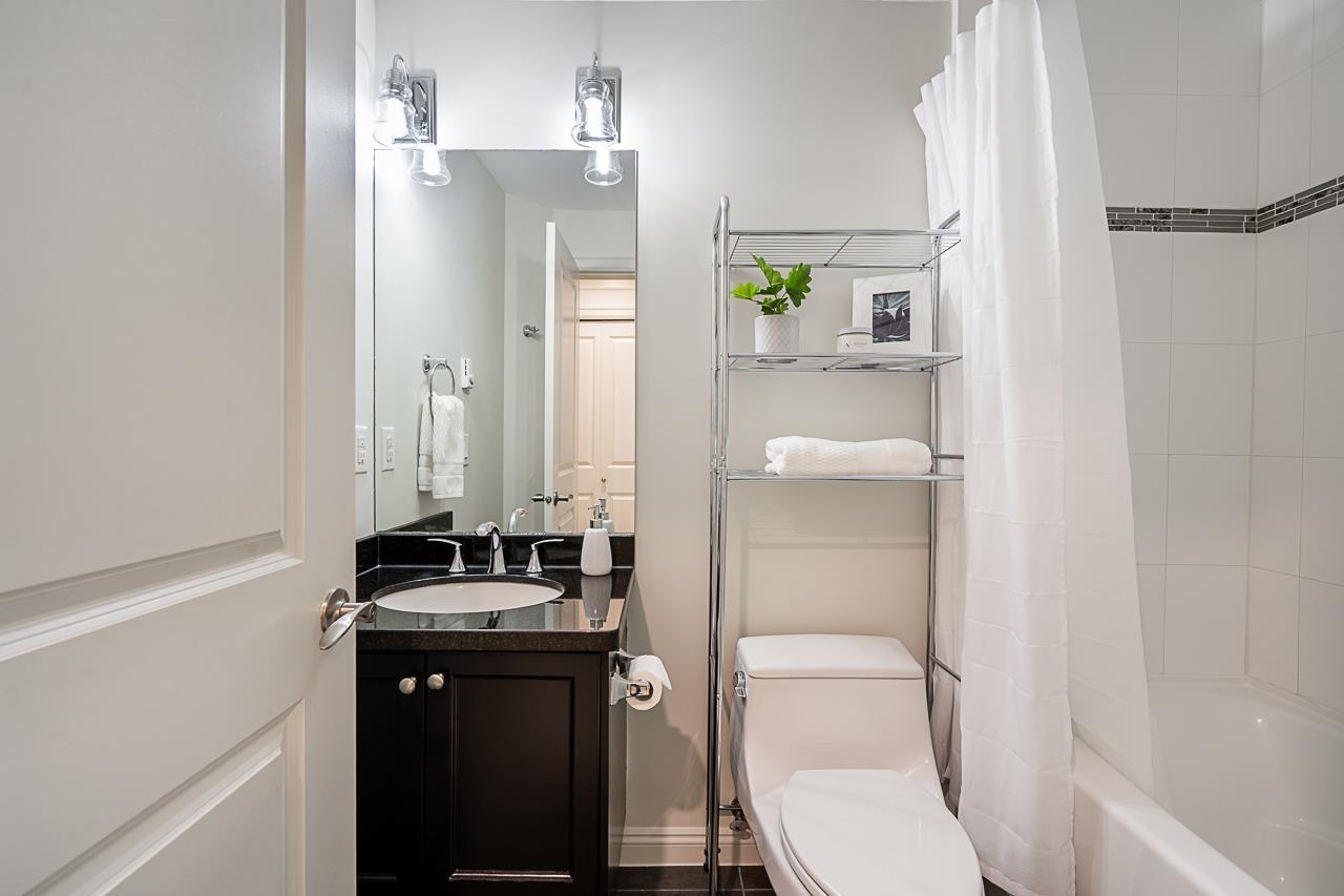 302 15389 Roper Avenue, White Rock, British Columbia  V4B 2S8 - Photo 24 - R3068358