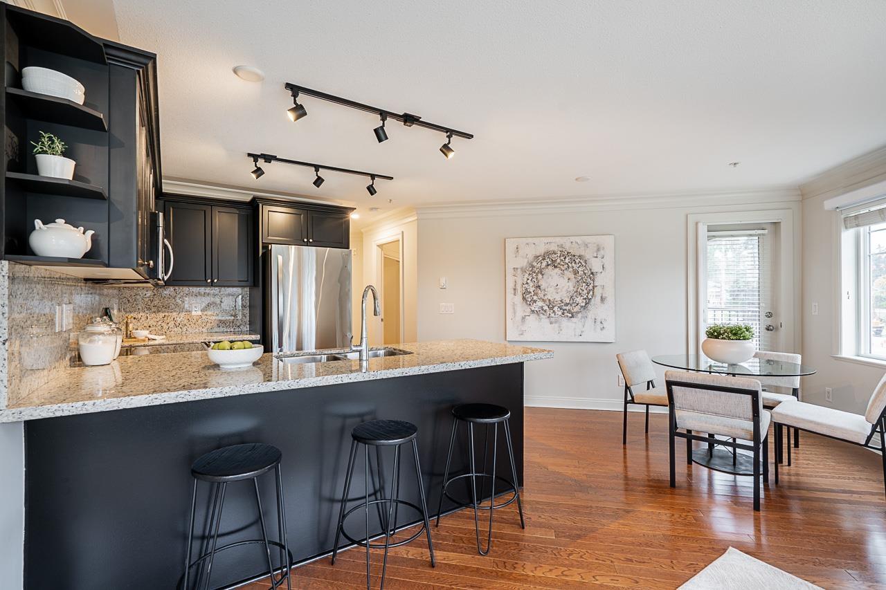 302 15389 Roper Avenue, White Rock, British Columbia  V4B 2S8 - Photo 13 - R3068358