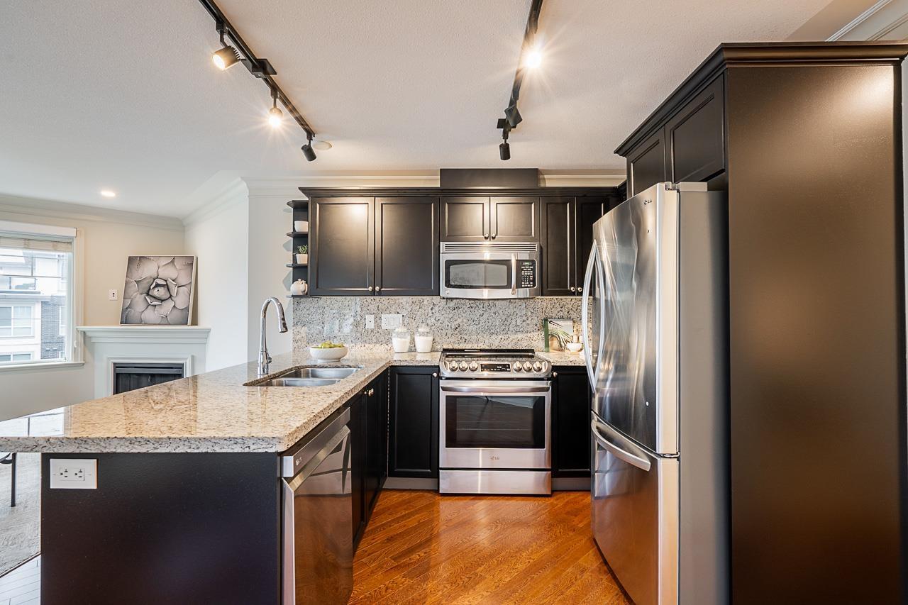 302 15389 Roper Avenue, White Rock, British Columbia  V4B 2S8 - Photo 17 - R3068358