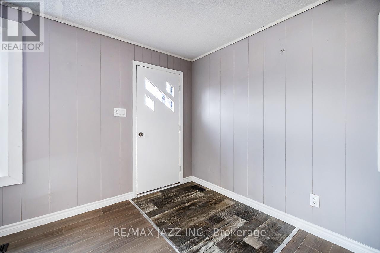 134 Day Drive, Kawartha Lakes, Ontario  L3V 6H5 - Photo 16 - X12568930