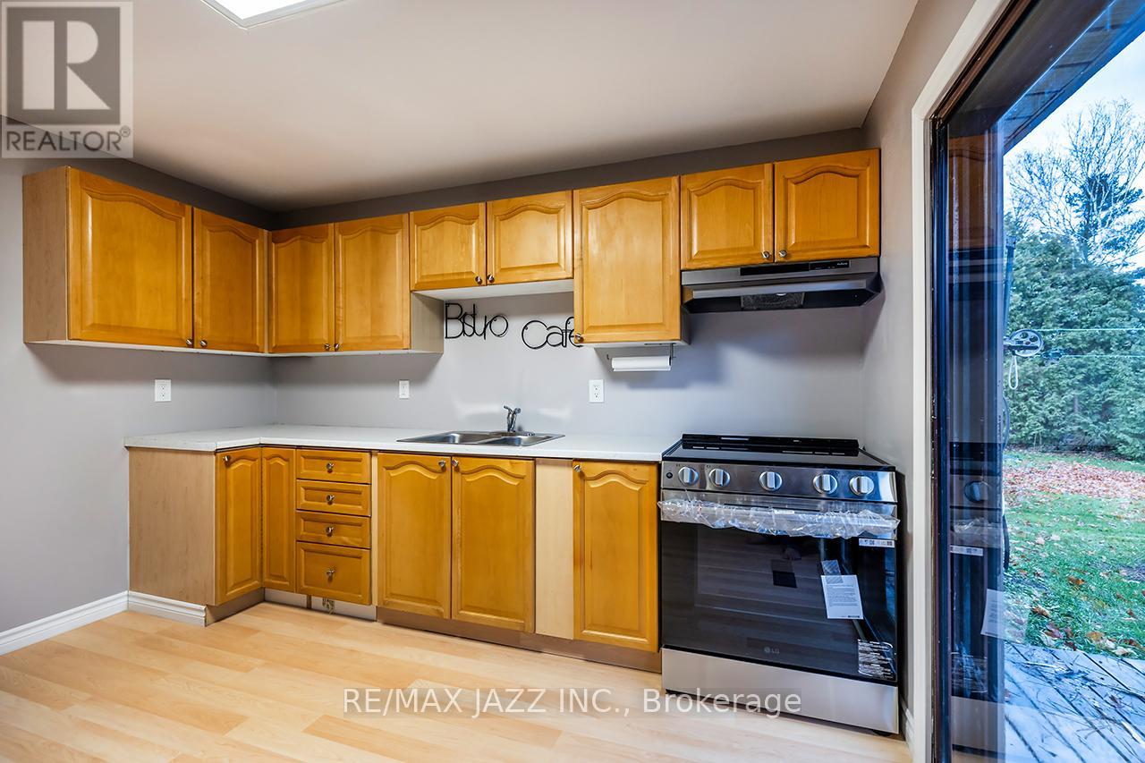 134 Day Drive, Kawartha Lakes, Ontario  L3V 6H5 - Photo 22 - X12568930