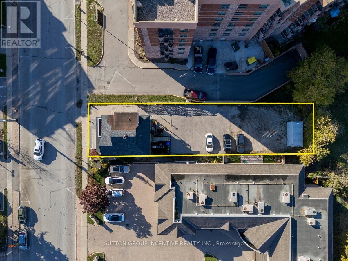 18 Worsley Street, Barrie (City Centre), Ontario  L4M 1L4 - Photo 30 - S12539862