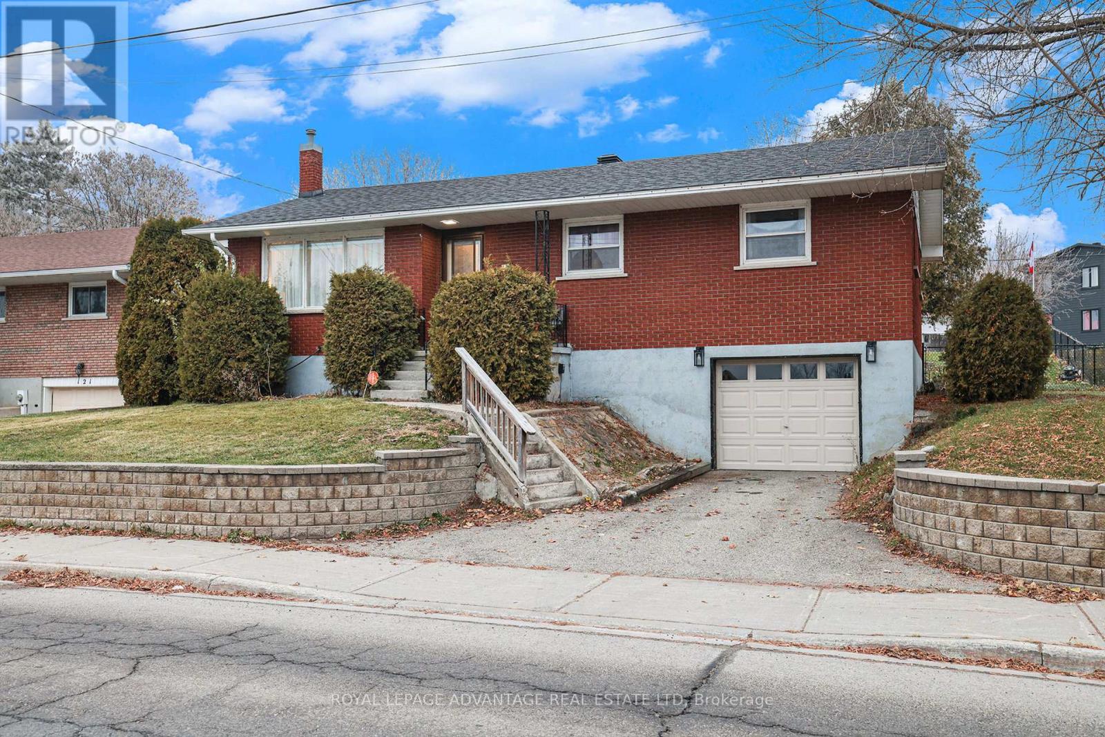 123 Queen Street, Smiths Falls, Ontario  K7A 3N7 - Photo 2 - X12568022