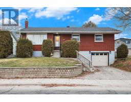 123 QUEEN STREET, Smiths Falls, Ontario