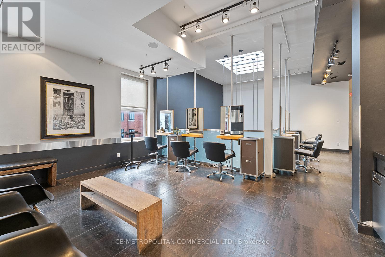 Upper - 269 Queen Street W, Toronto, Ontario  M5V 1Z9 - Photo 6 - C12568910