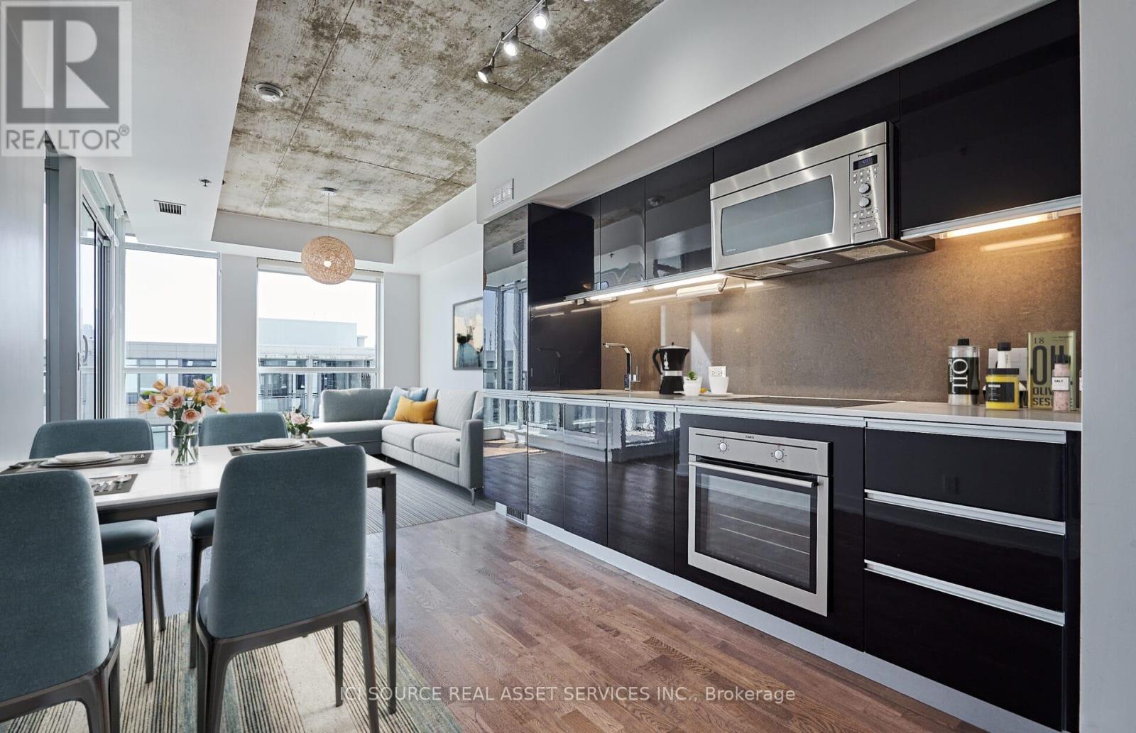 726 - 20 Minowan Miikan Lane, Toronto, Ontario  M6J 0E5 - Photo 2 - C12568914