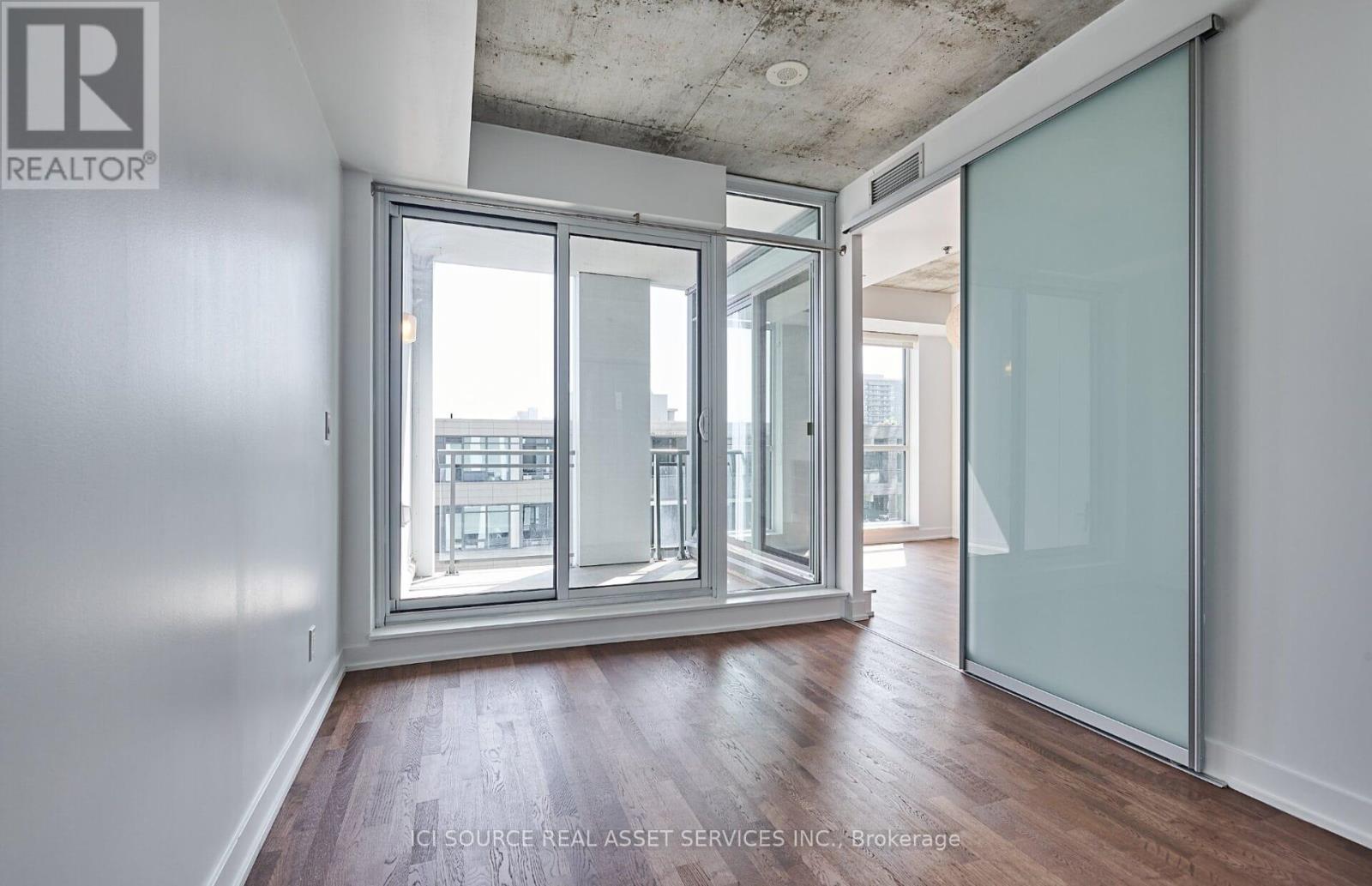 726 - 20 Minowan Miikan Lane, Toronto, Ontario  M6J 0E5 - Photo 5 - C12568914