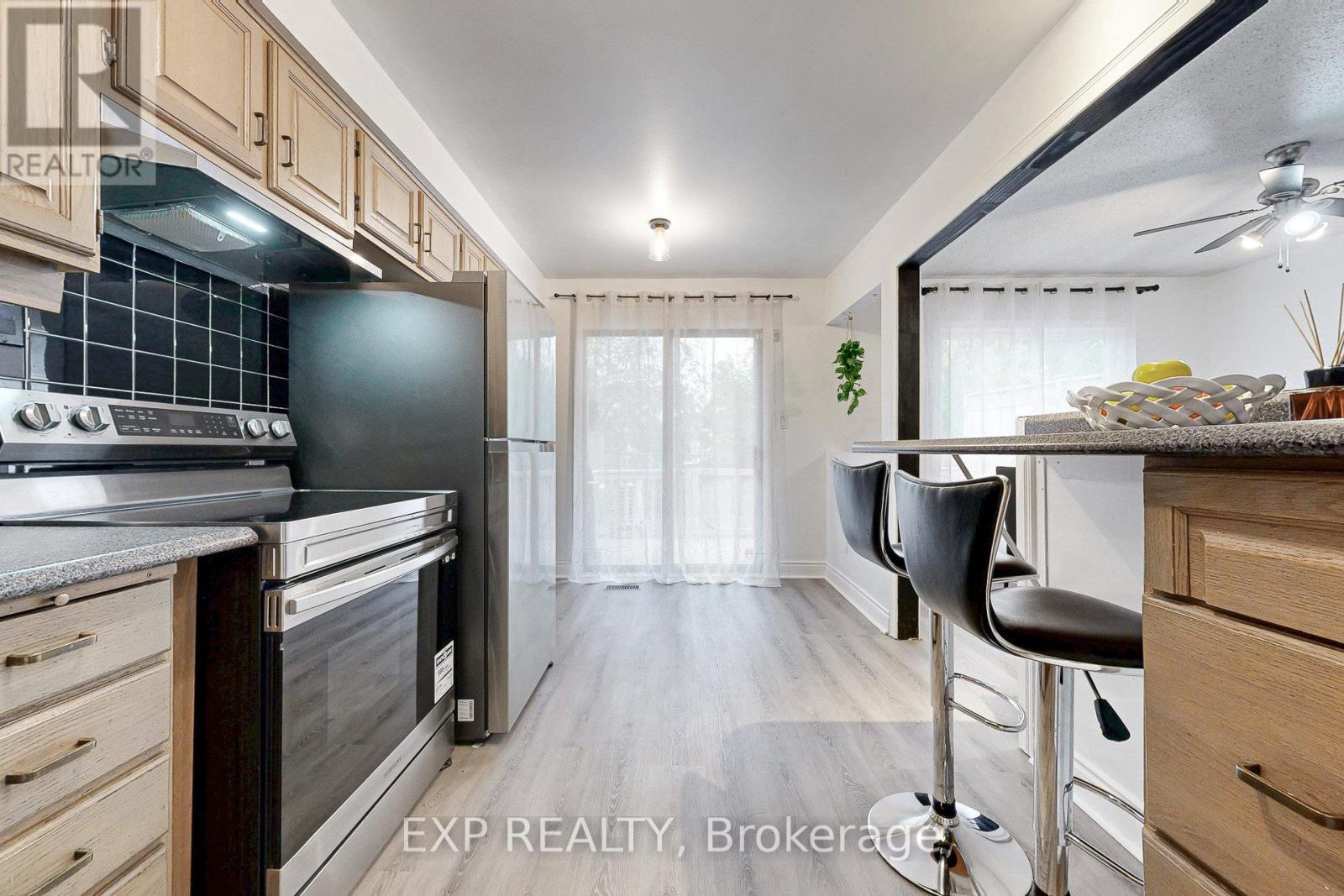 54 Parker Crescent, Ajax, Ontario  L1S 3R5 - Photo 4 - E12568906