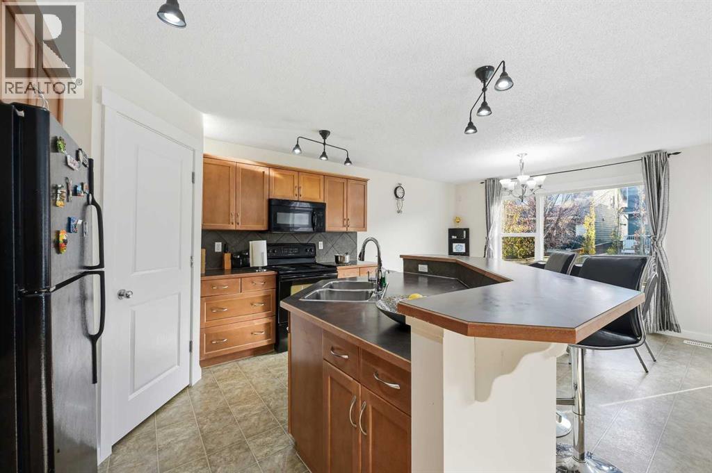 217 Coopers Grove Sw, Airdrie, Alberta  T2B 0G4 - Photo 17 - A2267001