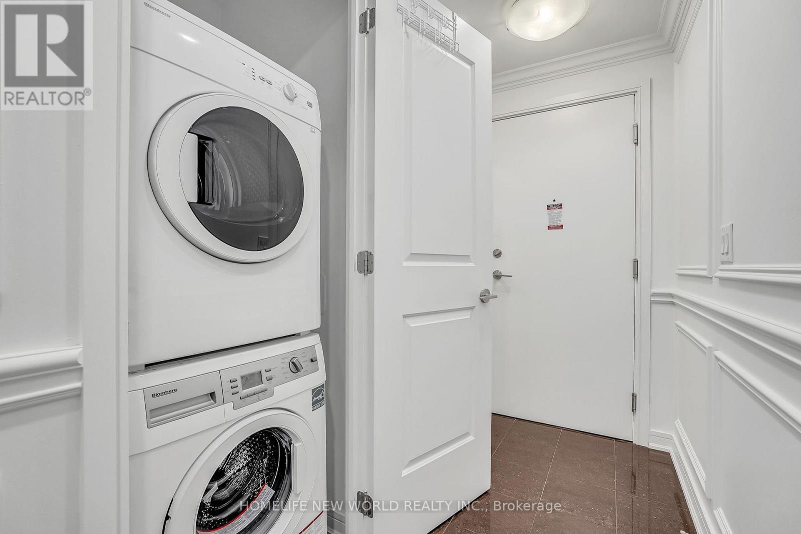 1004 - 9205 Yonge Street, Richmond Hill, Ontario  L4C 1V5 - Photo 6 - N12568902