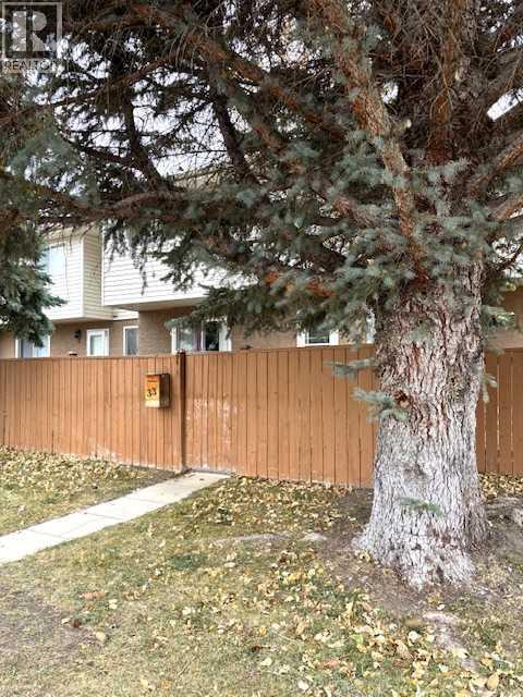 33, 1915 18 Avenue N, Lethbridge, Alberta  T1H 4V6 - Photo 2 - A2269211