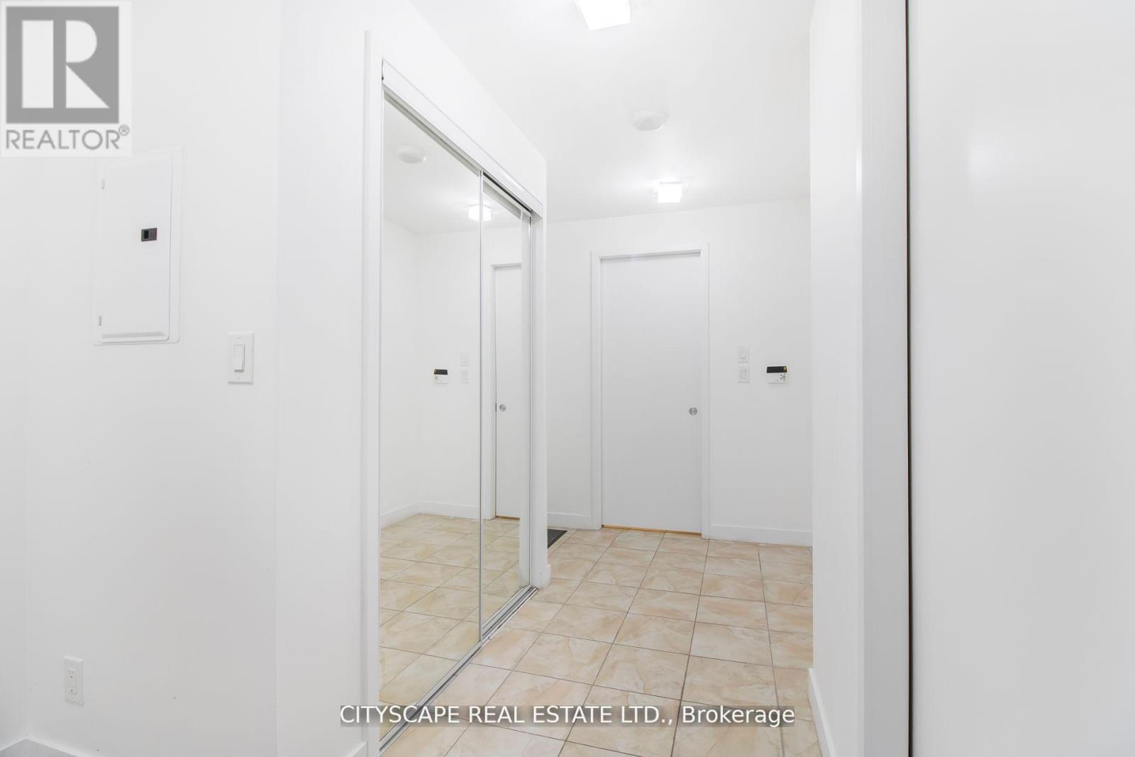 3910 - 12 York Street, Toronto, Ontario  M5J 0A5 - Photo 4 - C12568952