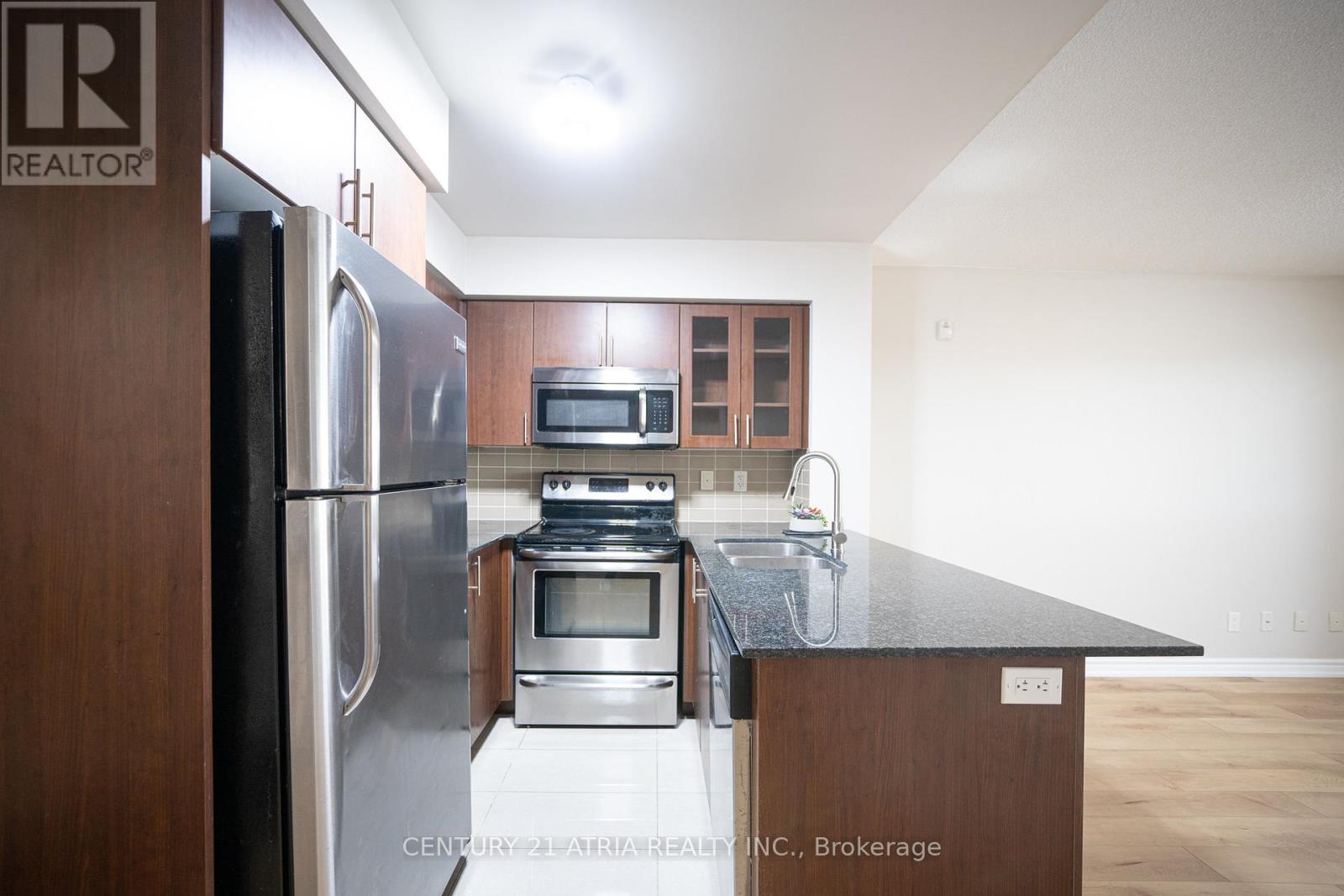 812 - 75 Norman Bethune Avenue, Richmond Hill, Ontario  L4B 0B6 - Photo 9 - N12568956