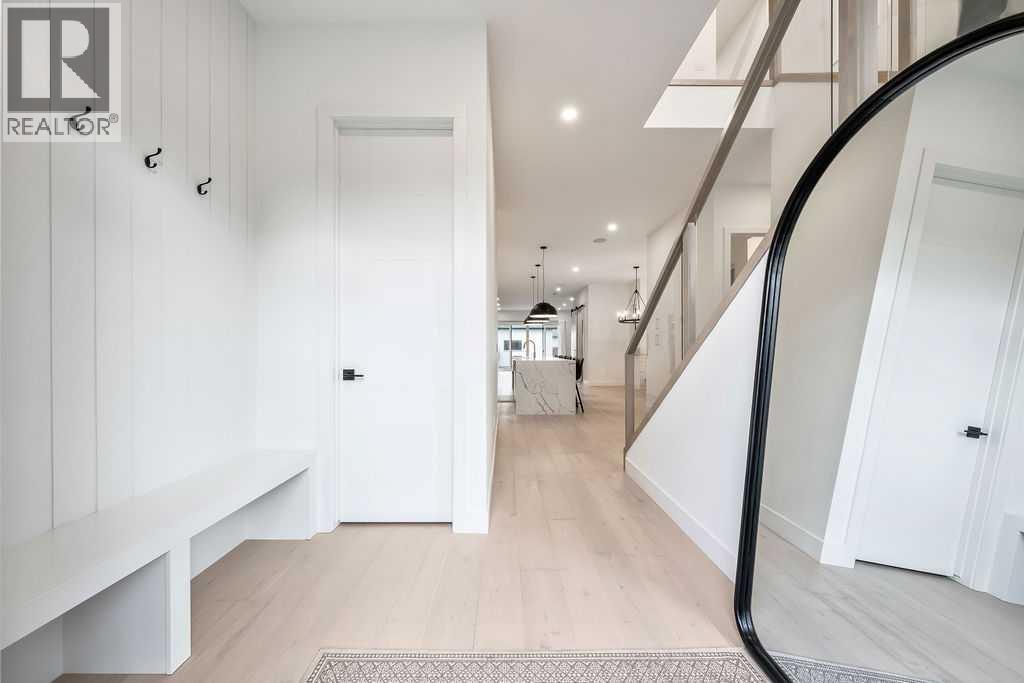 2024 50 Avenue Sw, Calgary, Alberta  T2T 2W3 - Photo 2 - A2272021