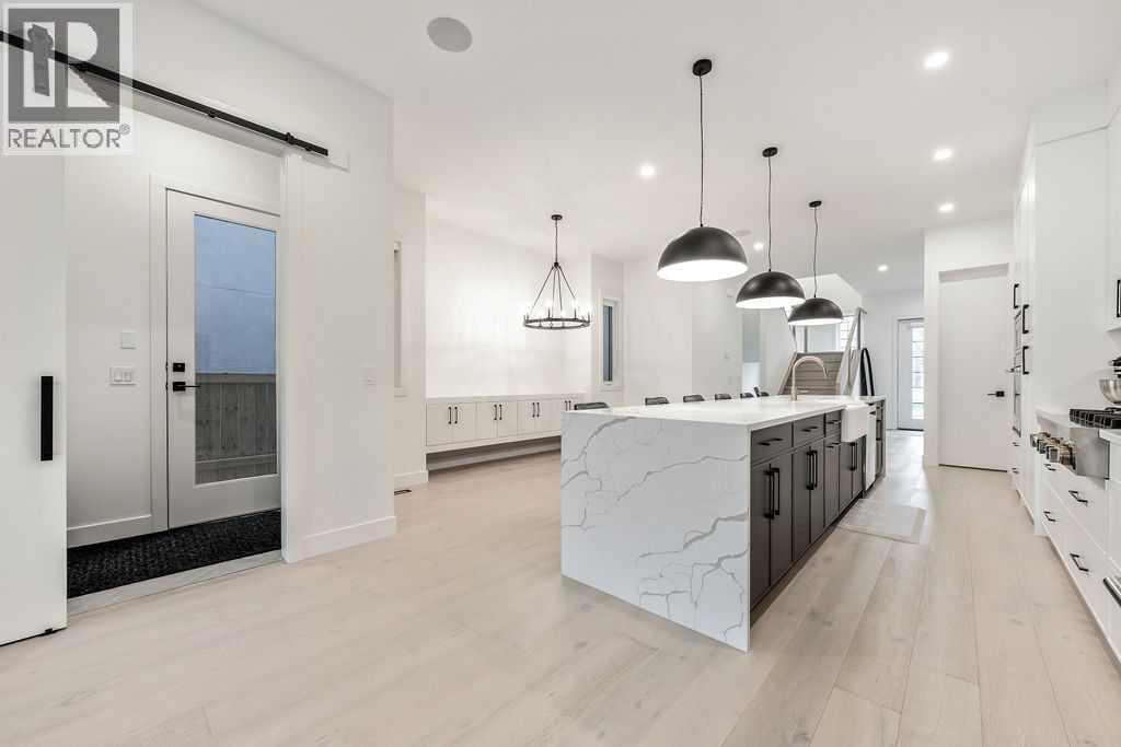 2024 50 Avenue Sw, Calgary, Alberta  T2T 2W3 - Photo 8 - A2272021