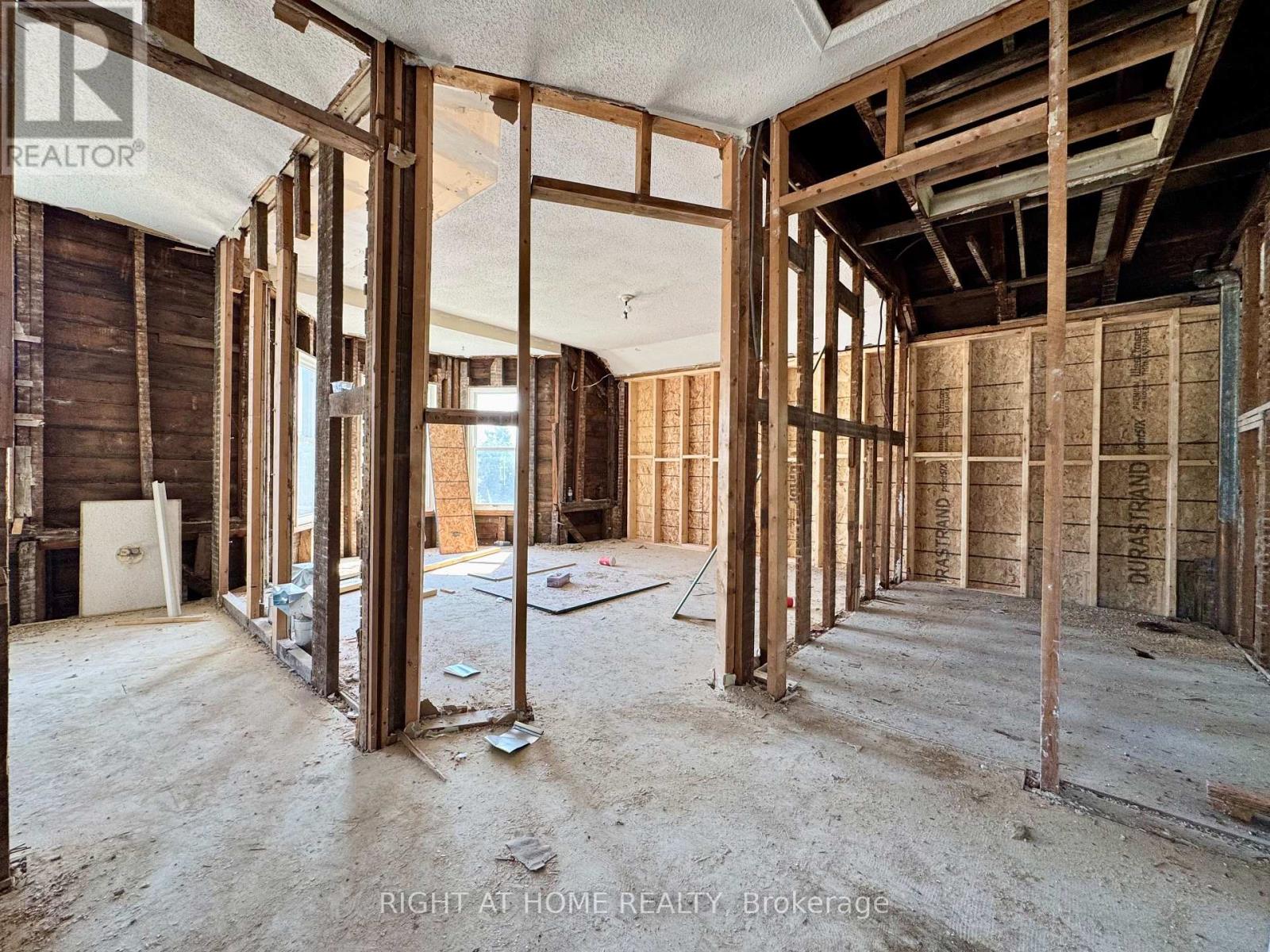 144 Waterloo Street, Fort Erie, Ontario  L2A 3K2 - Photo 8 - X12568932