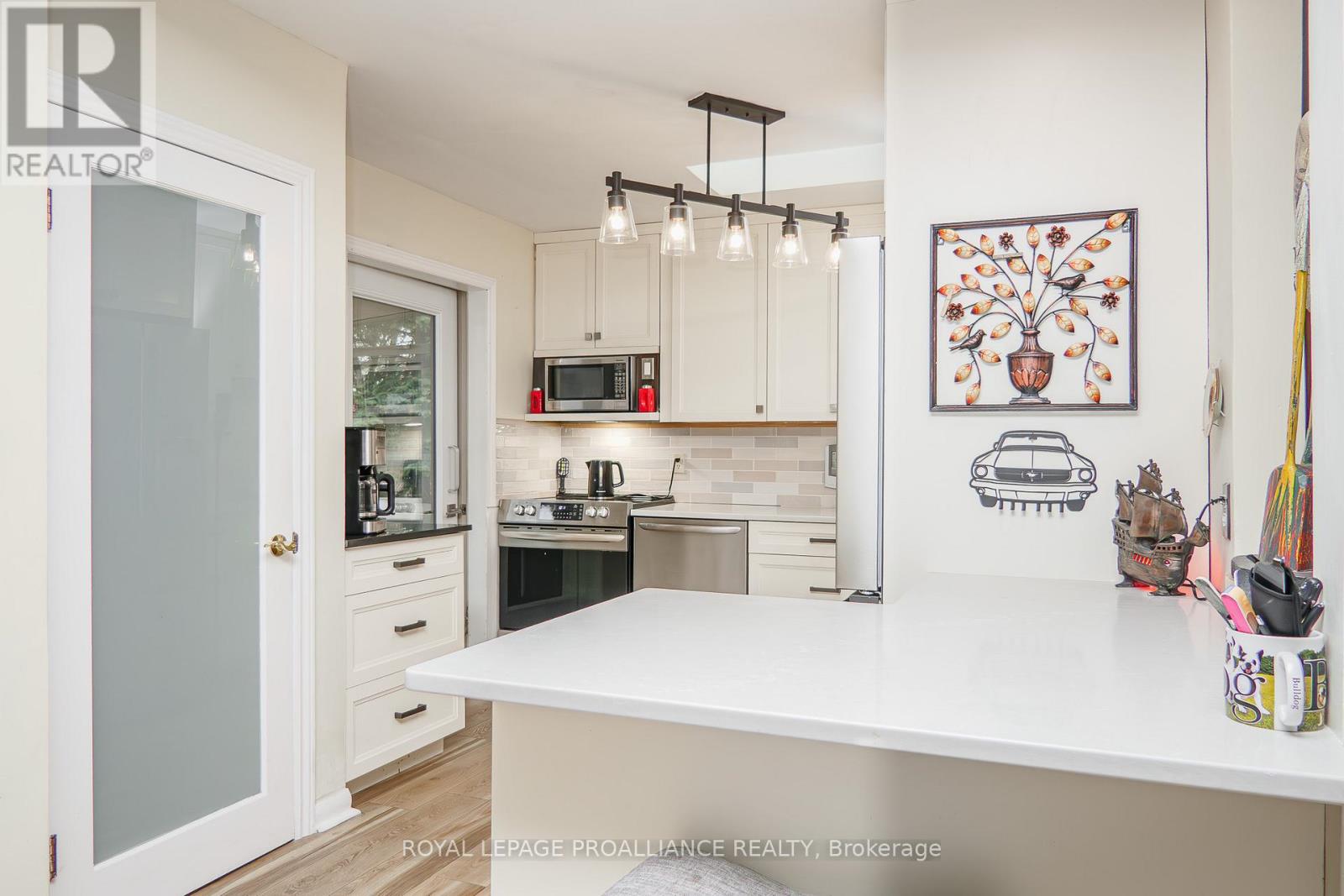 10 Devere Gardens, Quinte West, Ontario K8V 3M3 - Photo 11 - X12568994